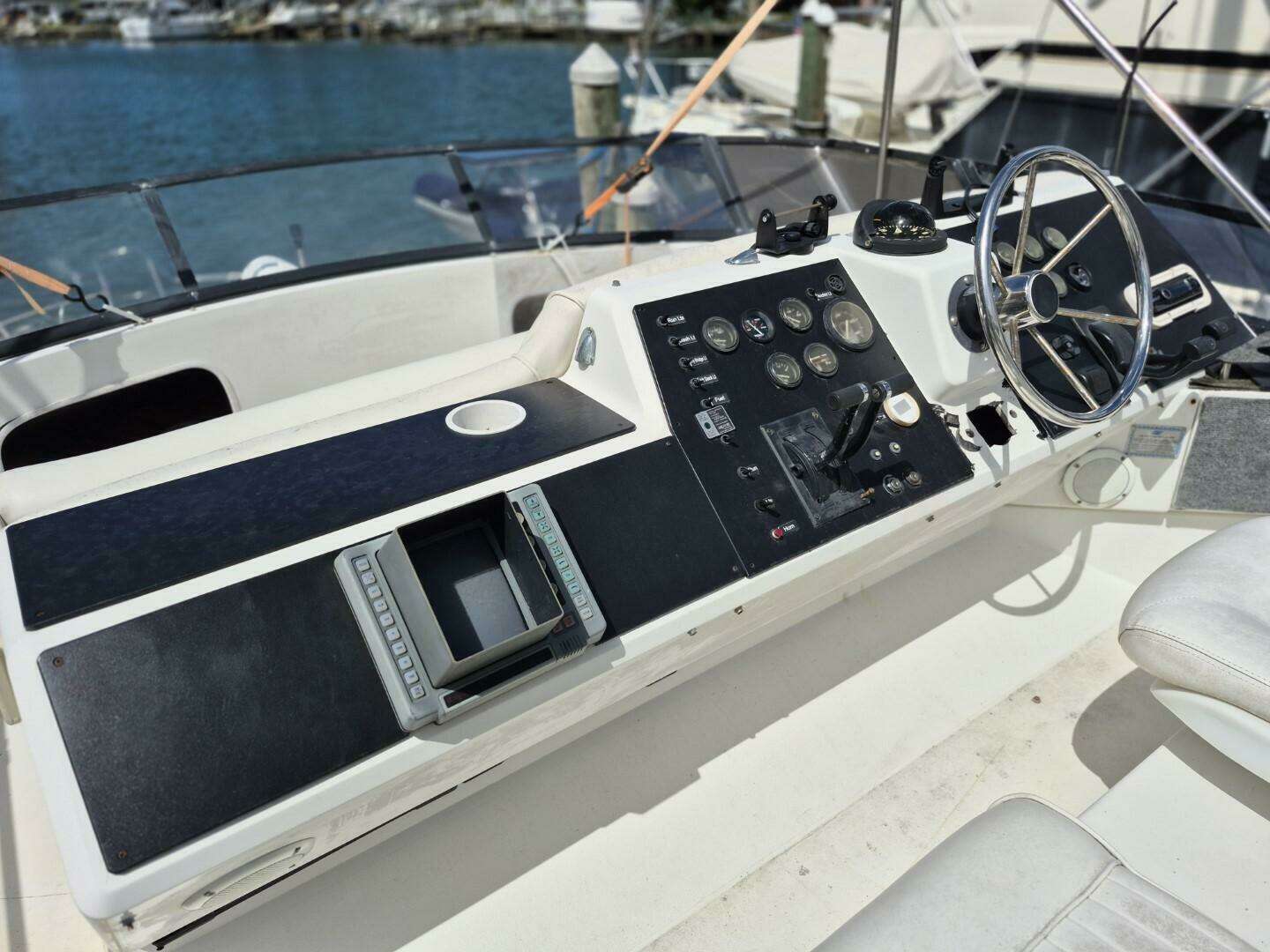 1991 Carver — - Image 7