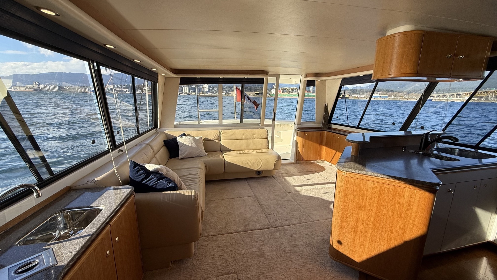 1998 Bayliner 4788 - Image 26