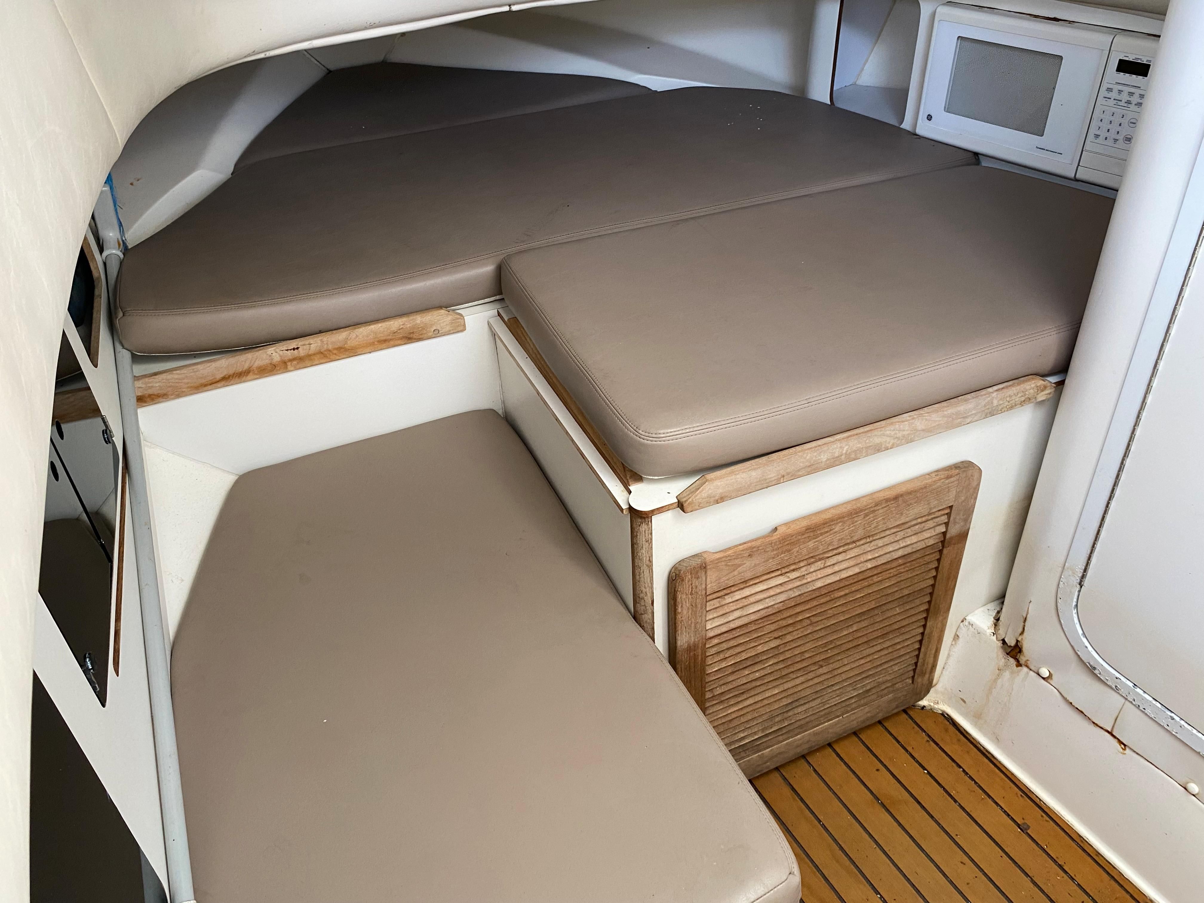 2001 Boston Whaler 28 Outrage - 18