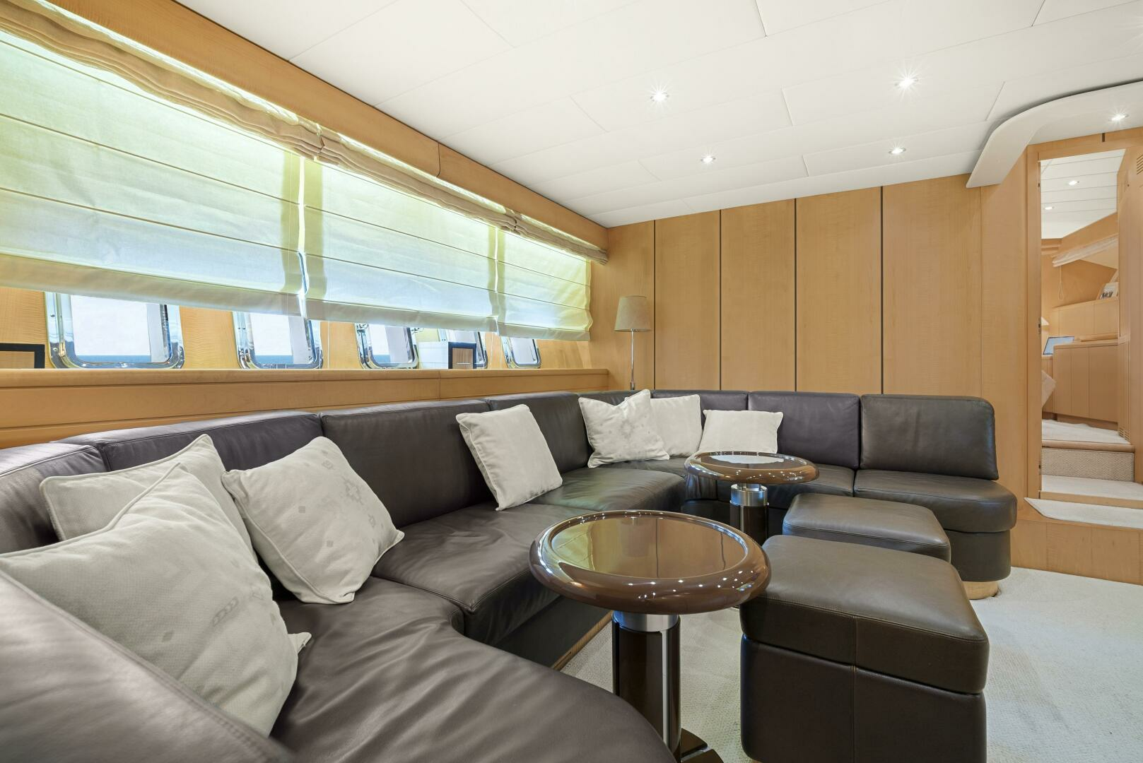 2001 Mangusta 72 - Image 53