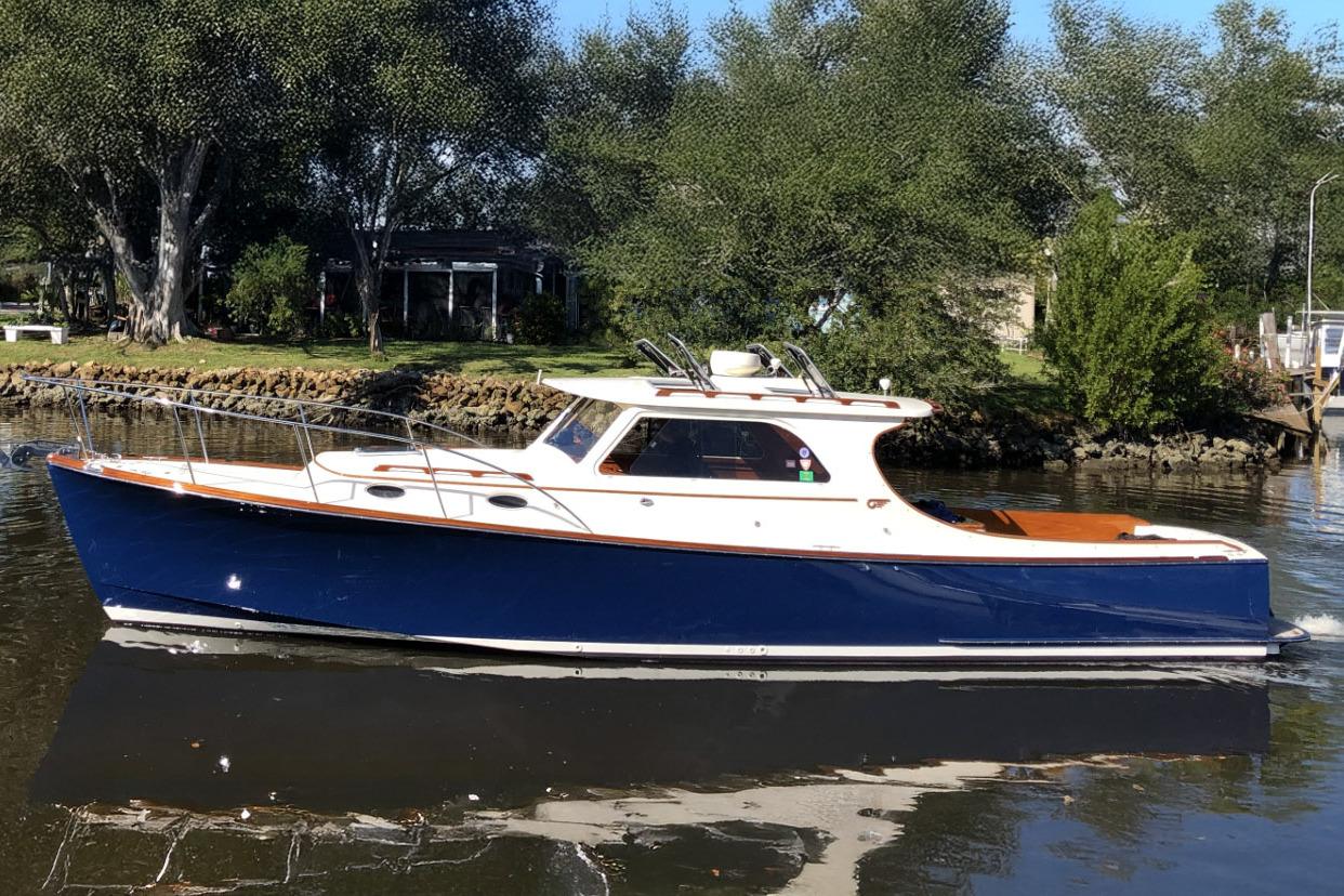 2001 Hinckley Picnic Boat 36 EP