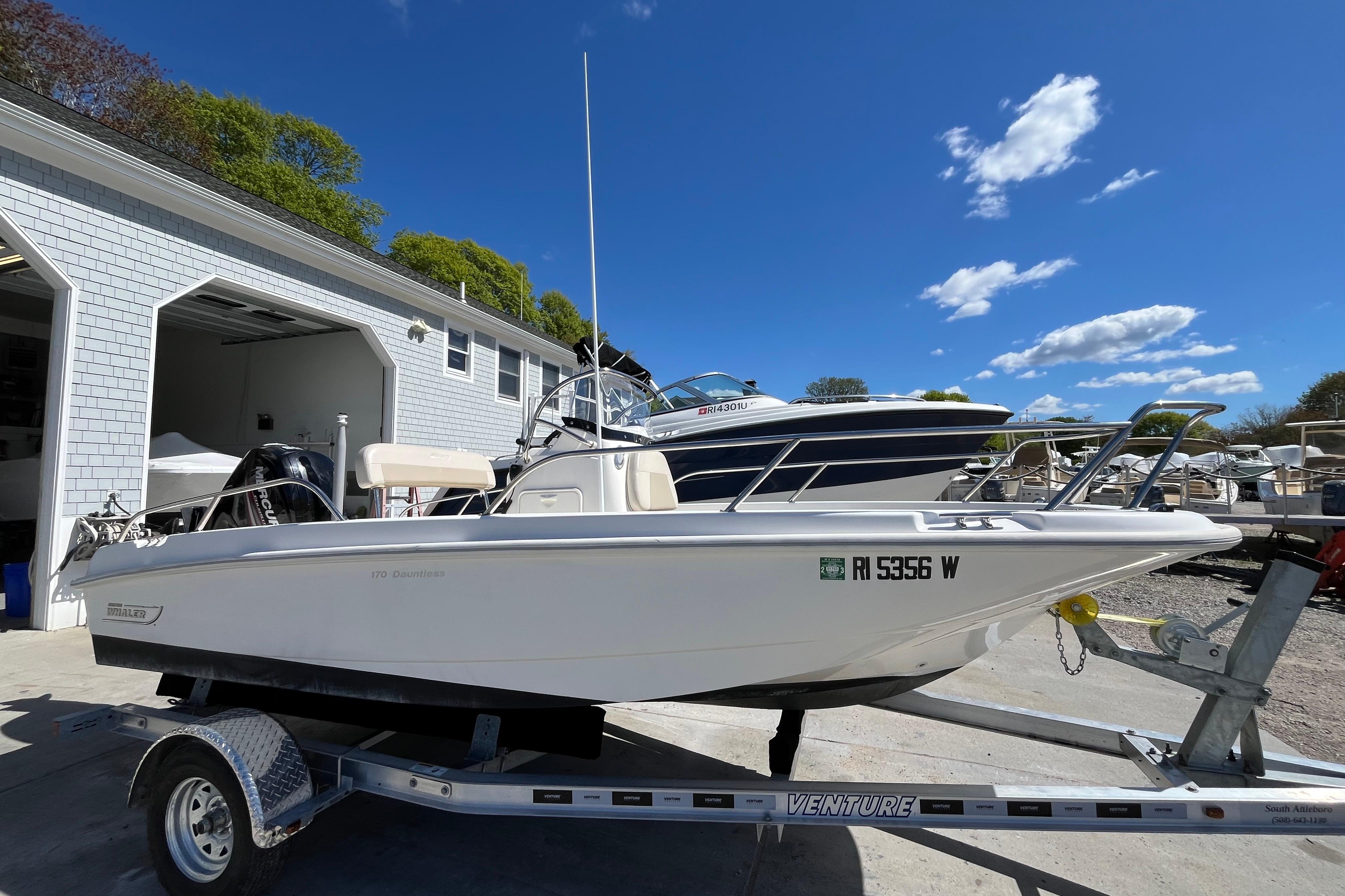 2019 Boston Whaler 170 Dauntless