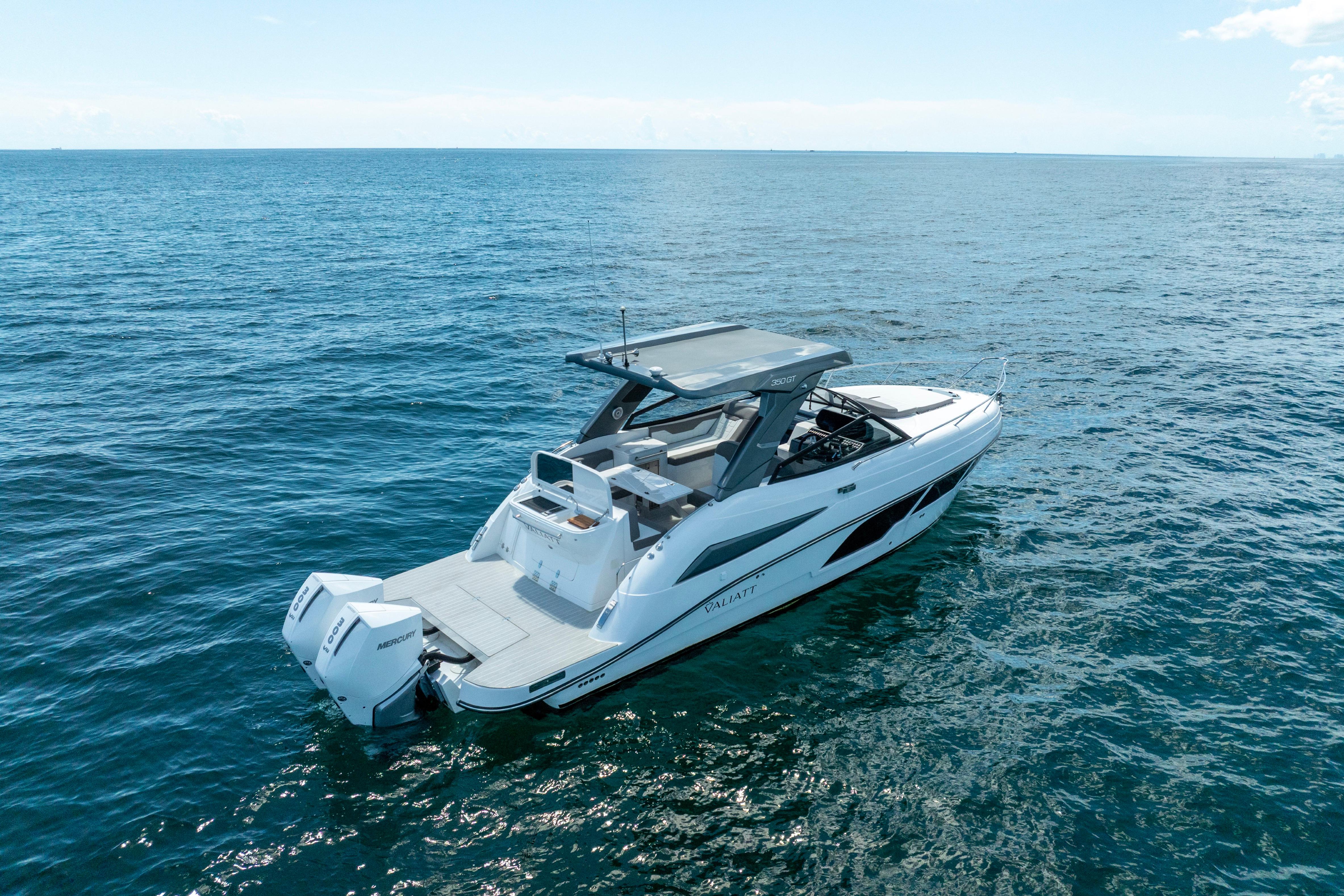 2025 Valiatt 350GT luxury boat cruising on open sea.