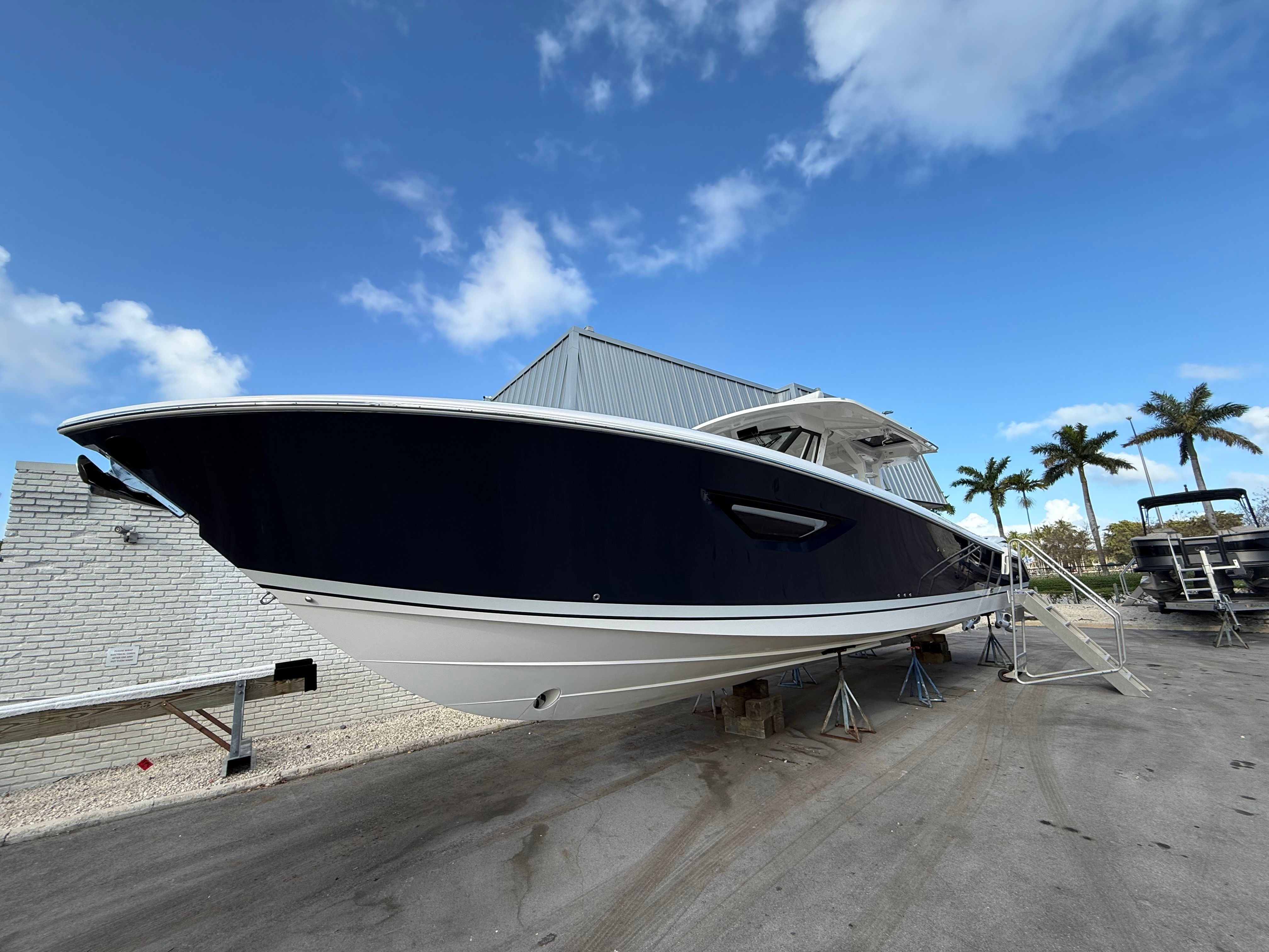2023 Pursuit S 428 Sport