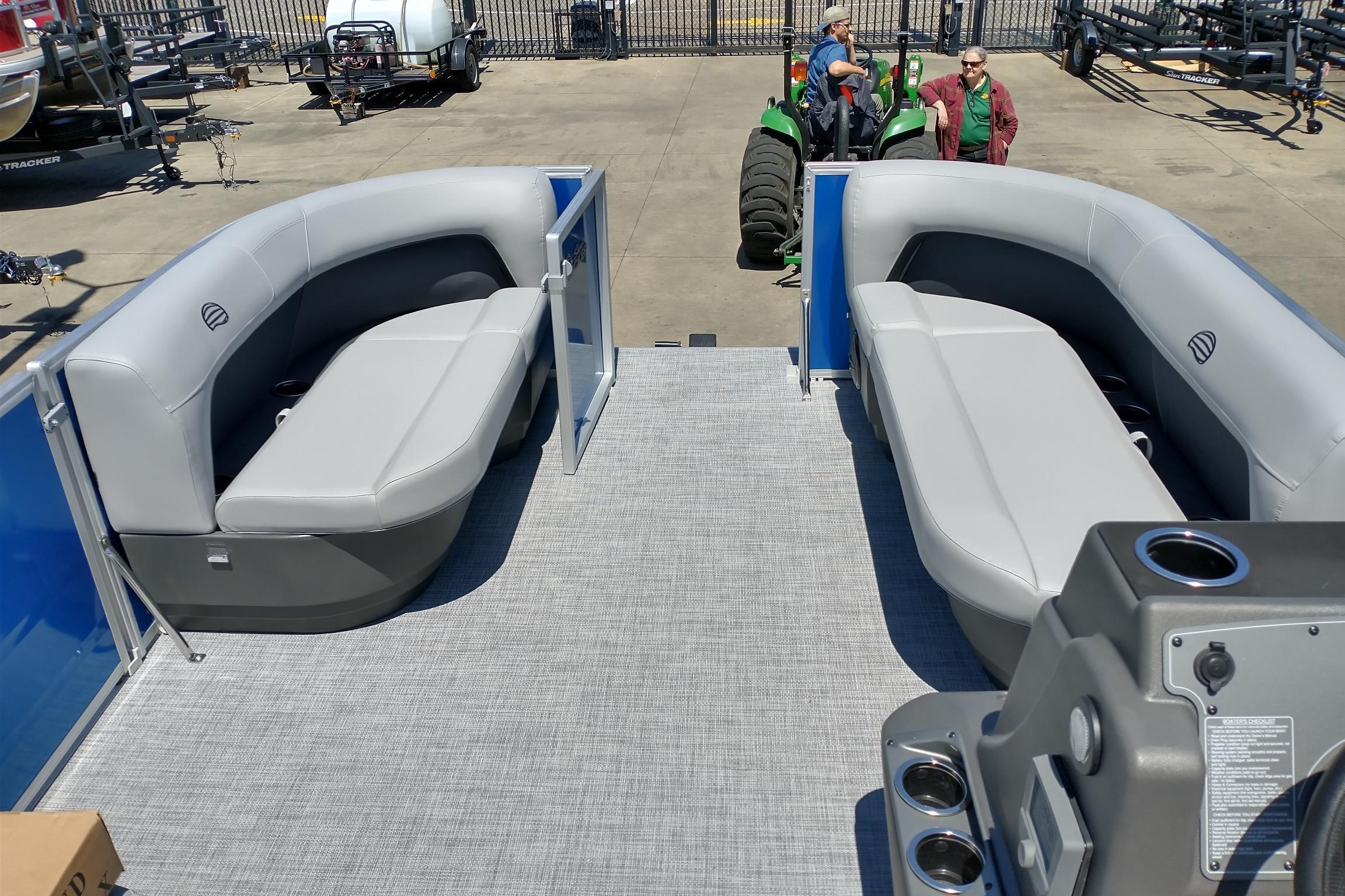 2026 Sun Tracker Party Barge 16 DLX with spacious seating and modern design.