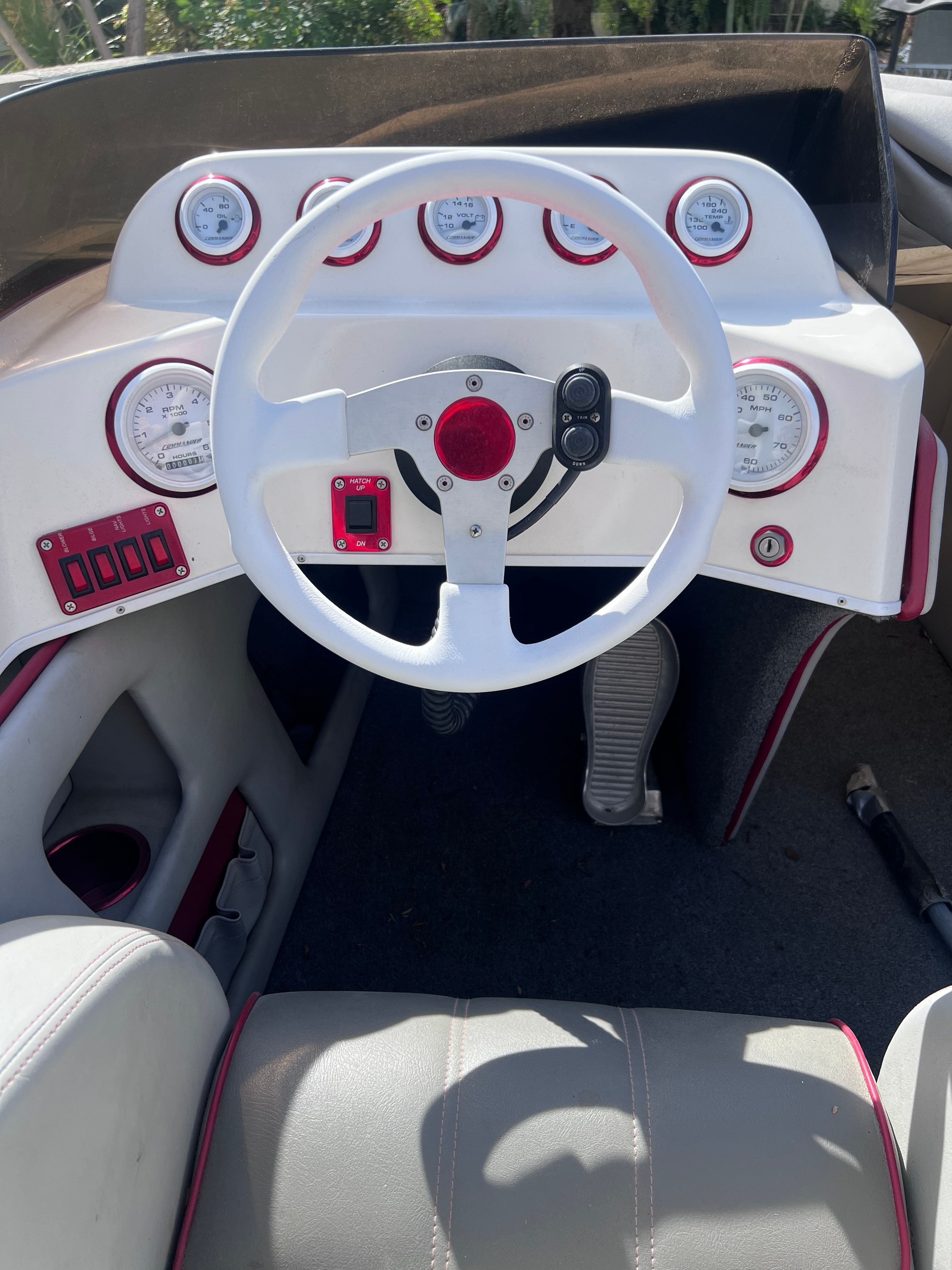 2004 Commander 2400LX - 8