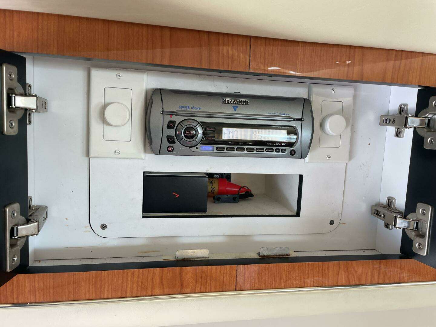 2000 Sea Ray 400 Sedan Bridge - Image 120