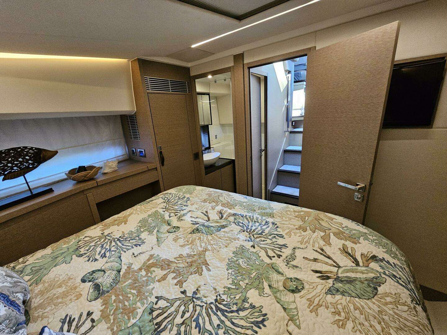 2018 Prestige 460 Fly - Image 16
