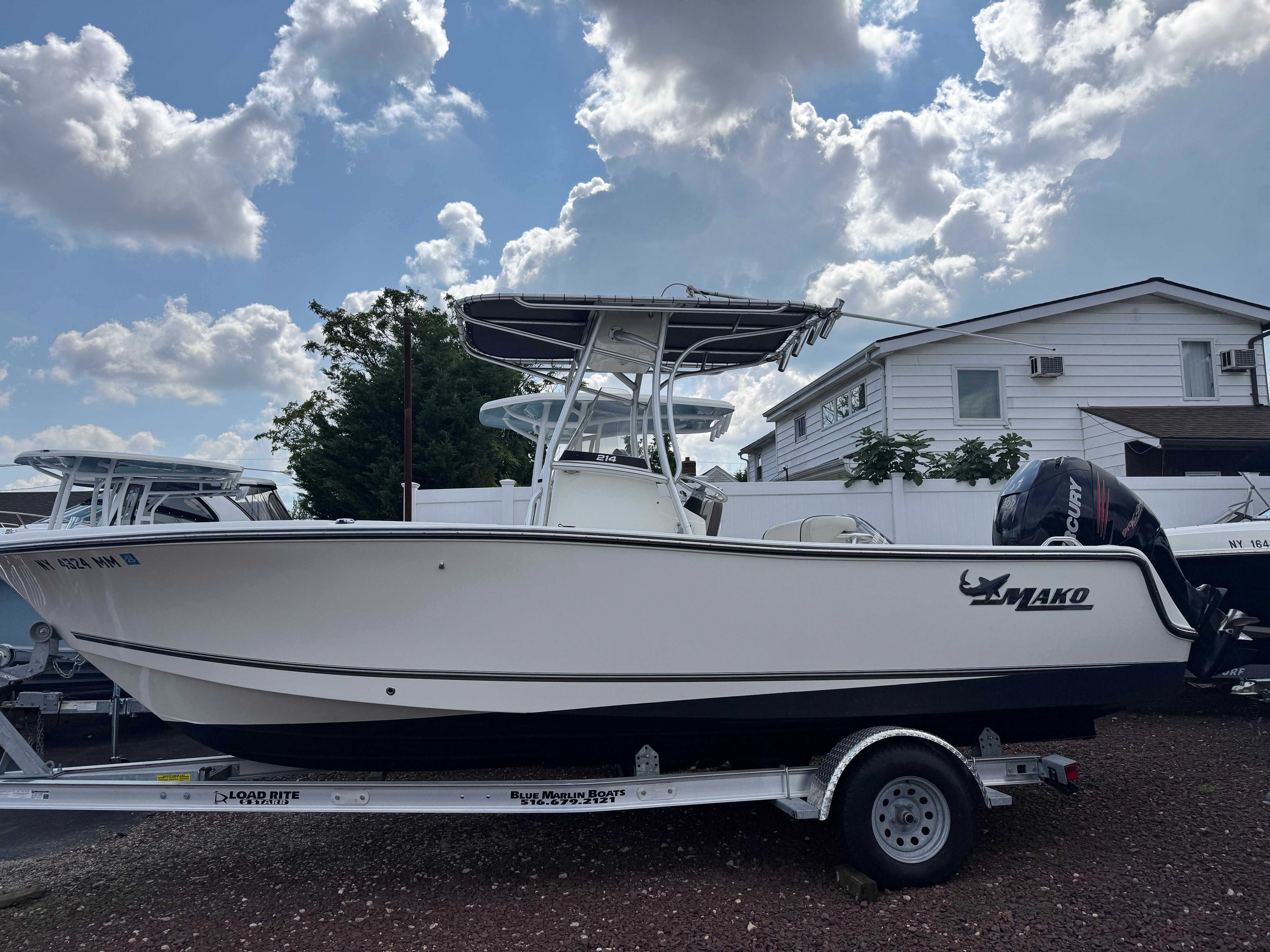2017 Mako 214 Center Console