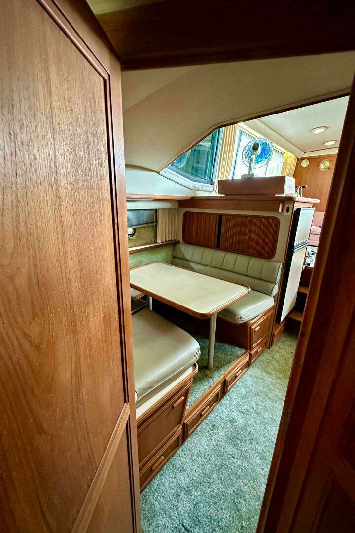 1991 Carver 3807 Aft Cabin - Image 27
