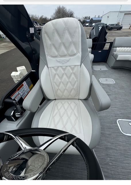 Luxurious seating in Bennington 28RSRX1 boat, 2022 model.