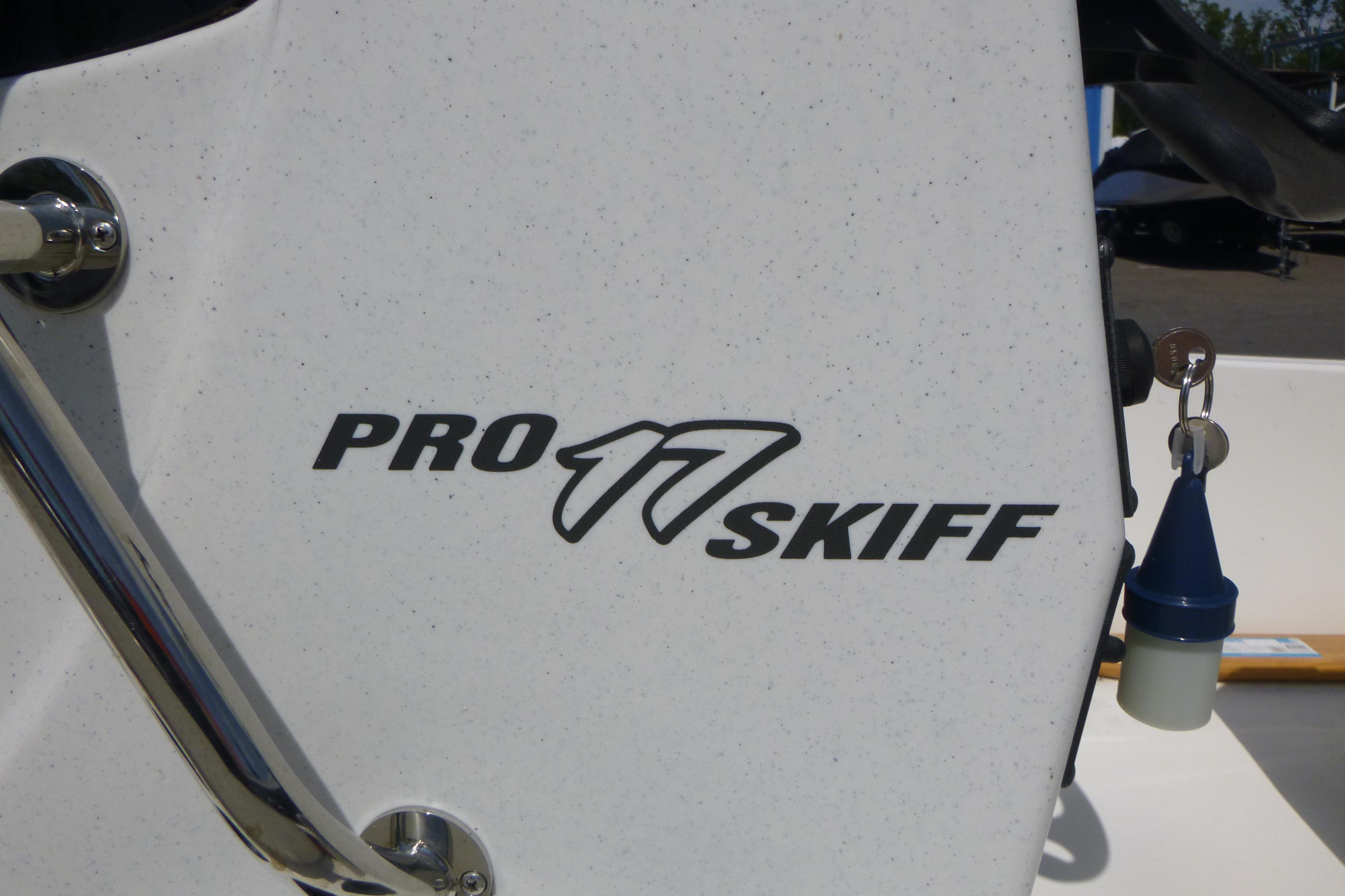 2024 Mako Pro Skiff 17 CC logo on boat exterior.