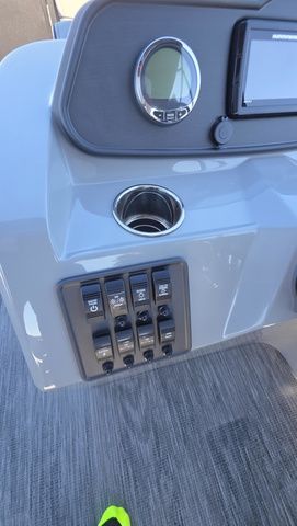2026 Bentley Pontoons BENTLEY BOLT-223 With 150Hp Mercury Four-Stroke Mo - 9
