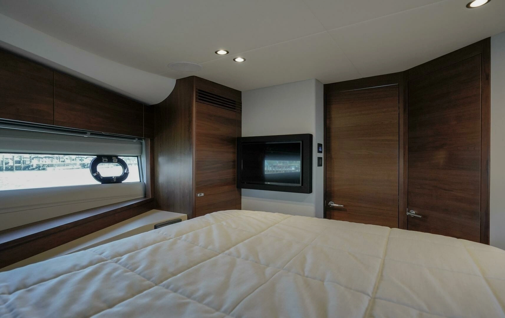2021 Princess F50 - Image 14