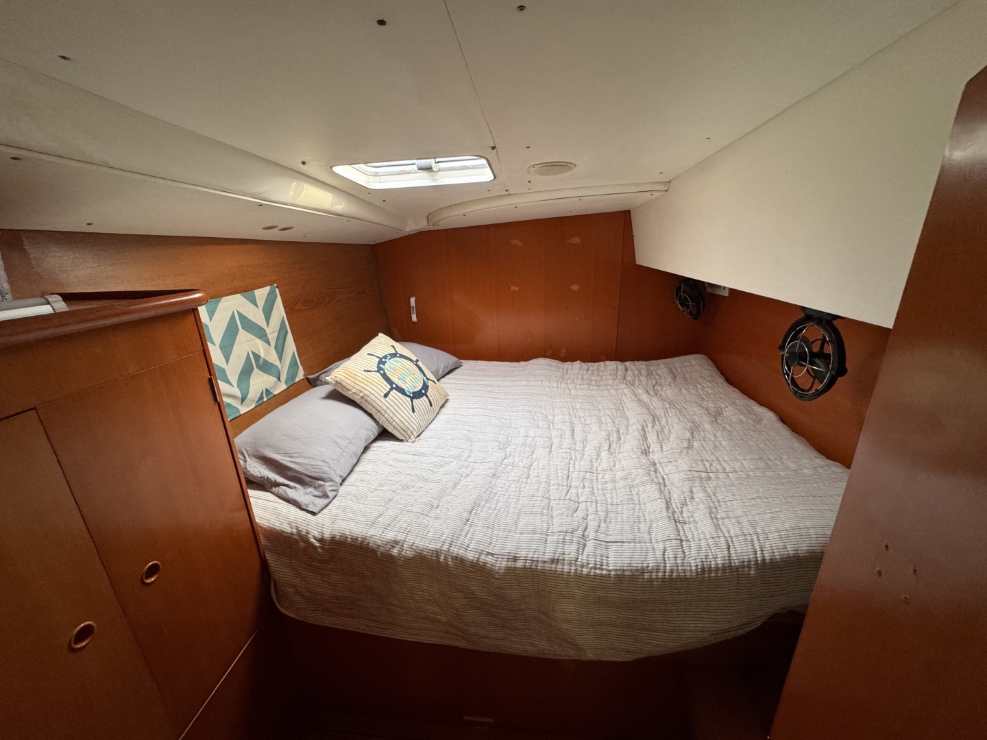 2004 Lagoon 410 S2 - Image 17