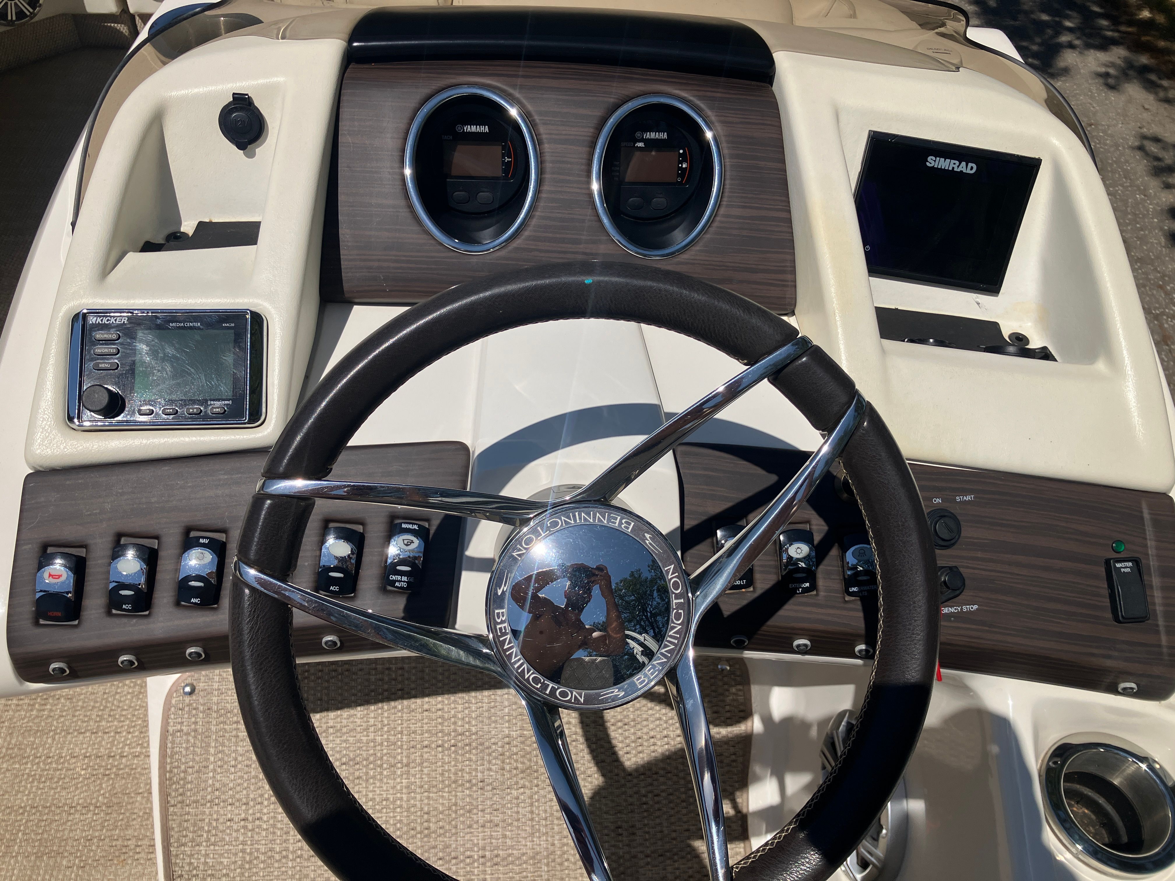 2019 Bennington 23 QLC - 14