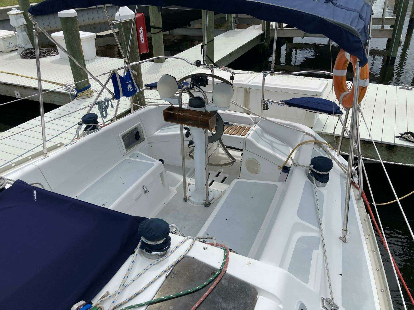 1993 Hunter 33.5 - Image 9
