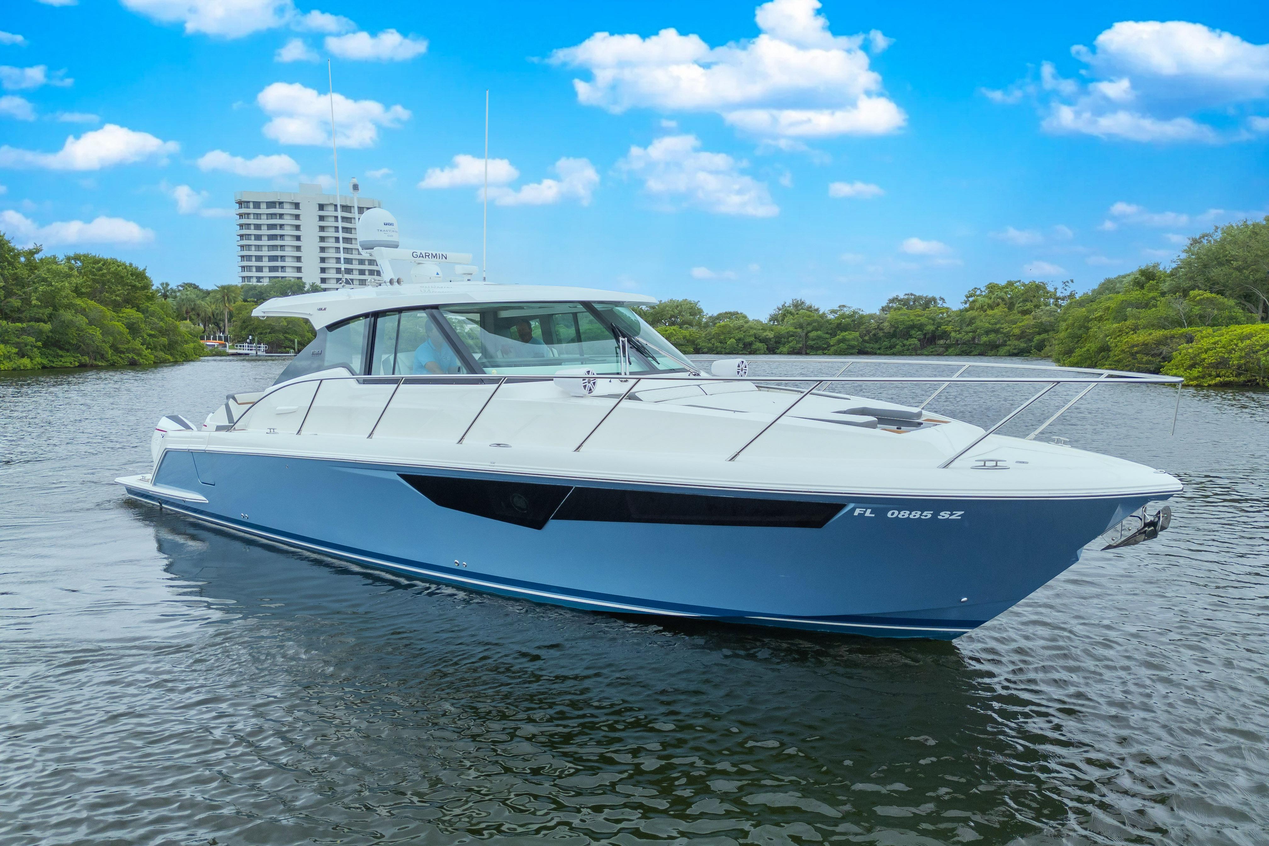 2021 Tiara Sport 43 LE