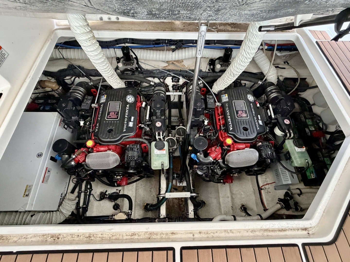 2007 Rinker 350 Express Cruiser - Image 99