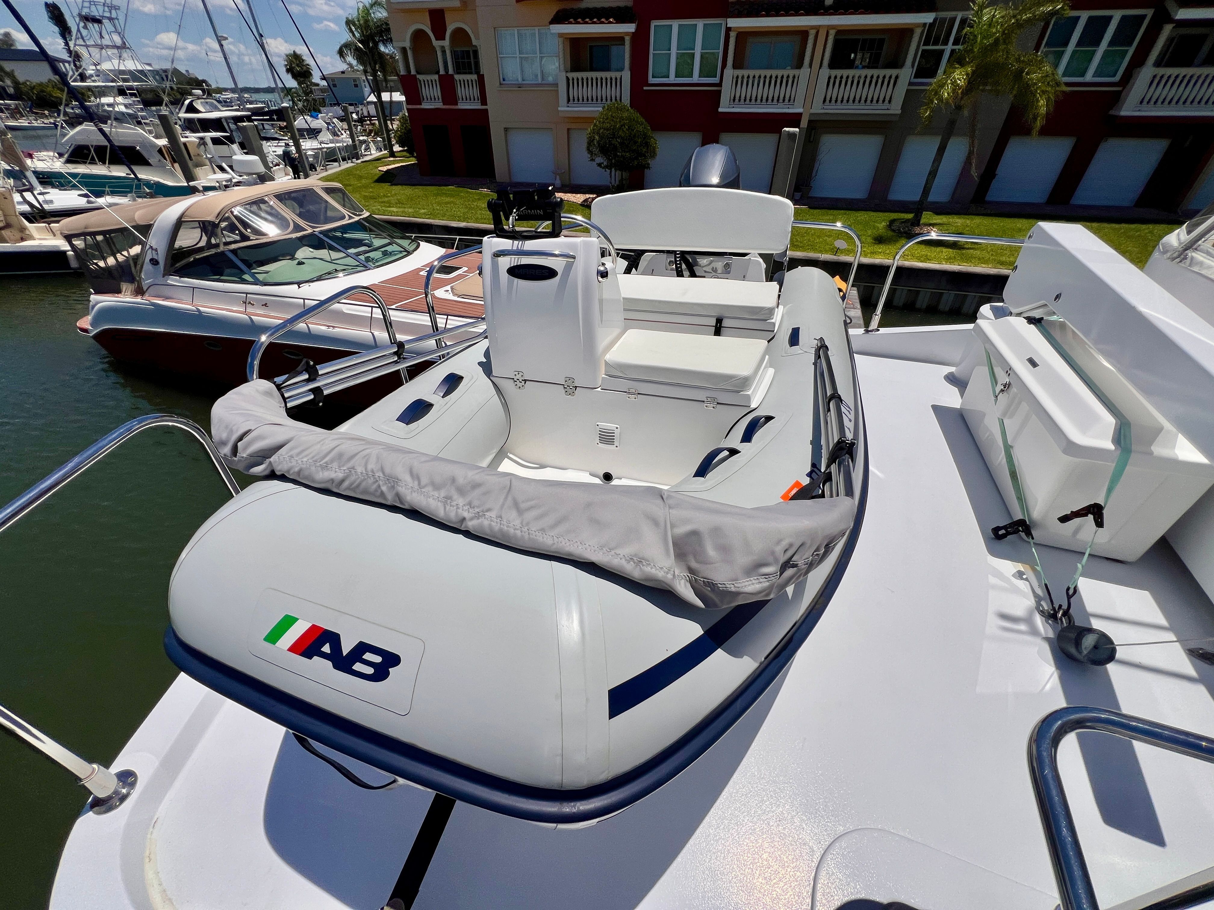 2006 Hatteras 64 Motor Yacht - 66