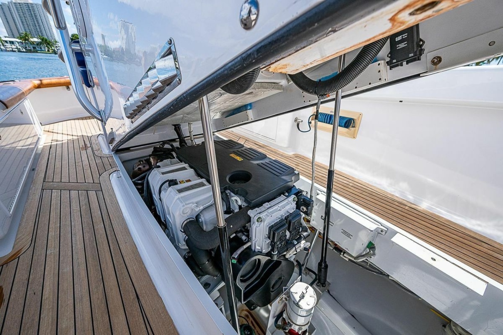 2010 Winter Custom Yachts Center Console - Image 14