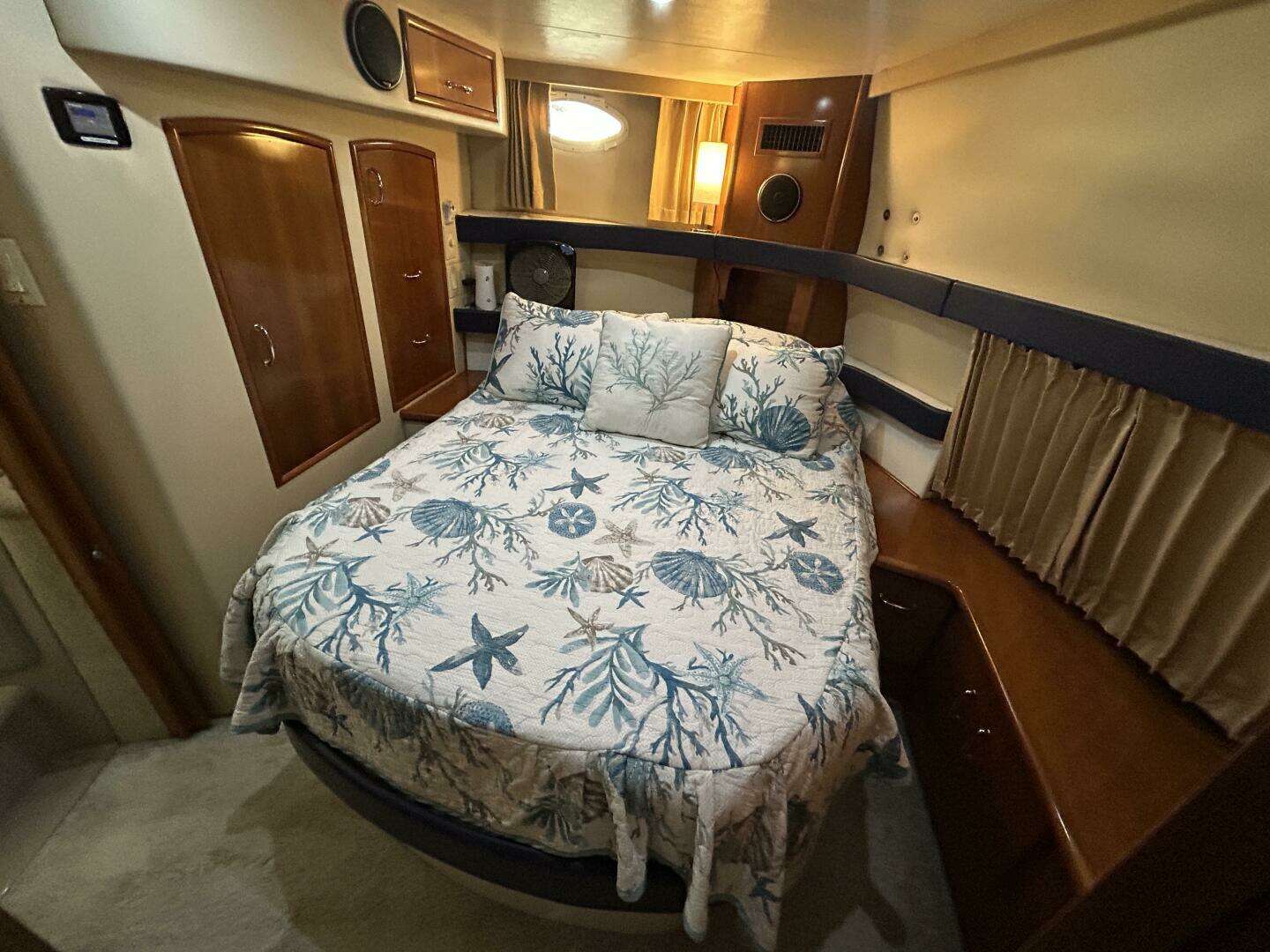 2005 Carver 366 MY - Image 53