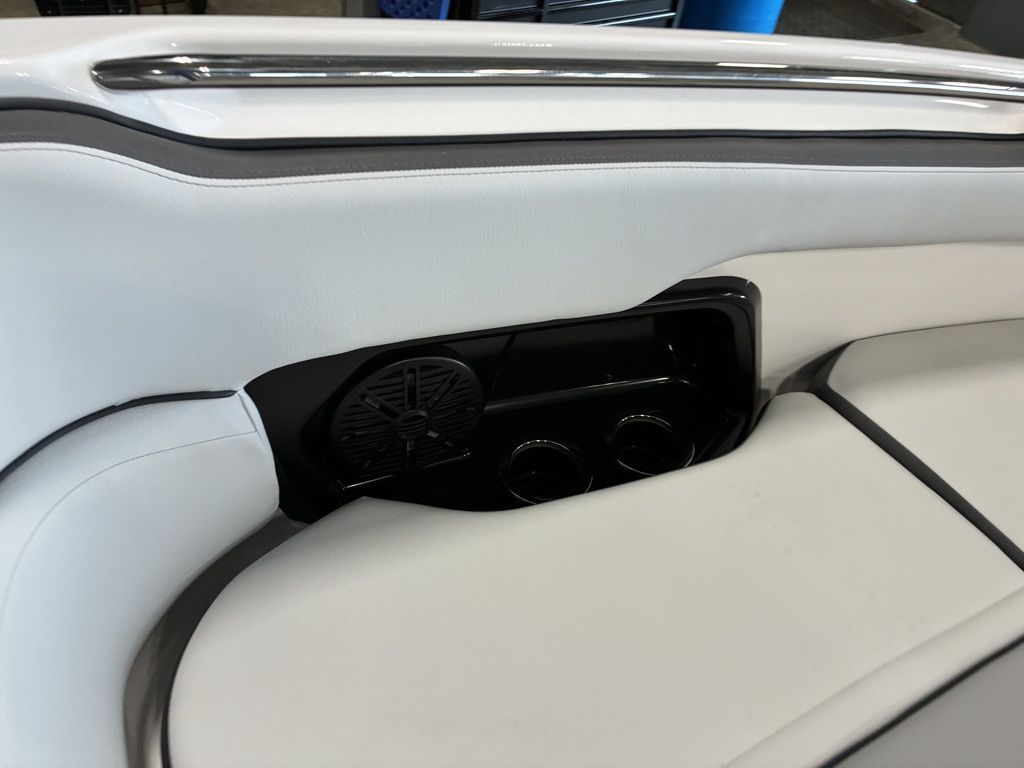 2026 Yamaha Boats AR250 - 54