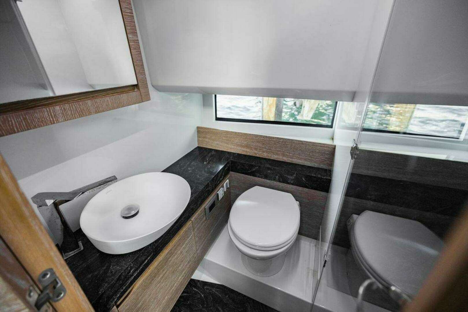 2023 Astondoa 377 Coupe Outboard - Image 44