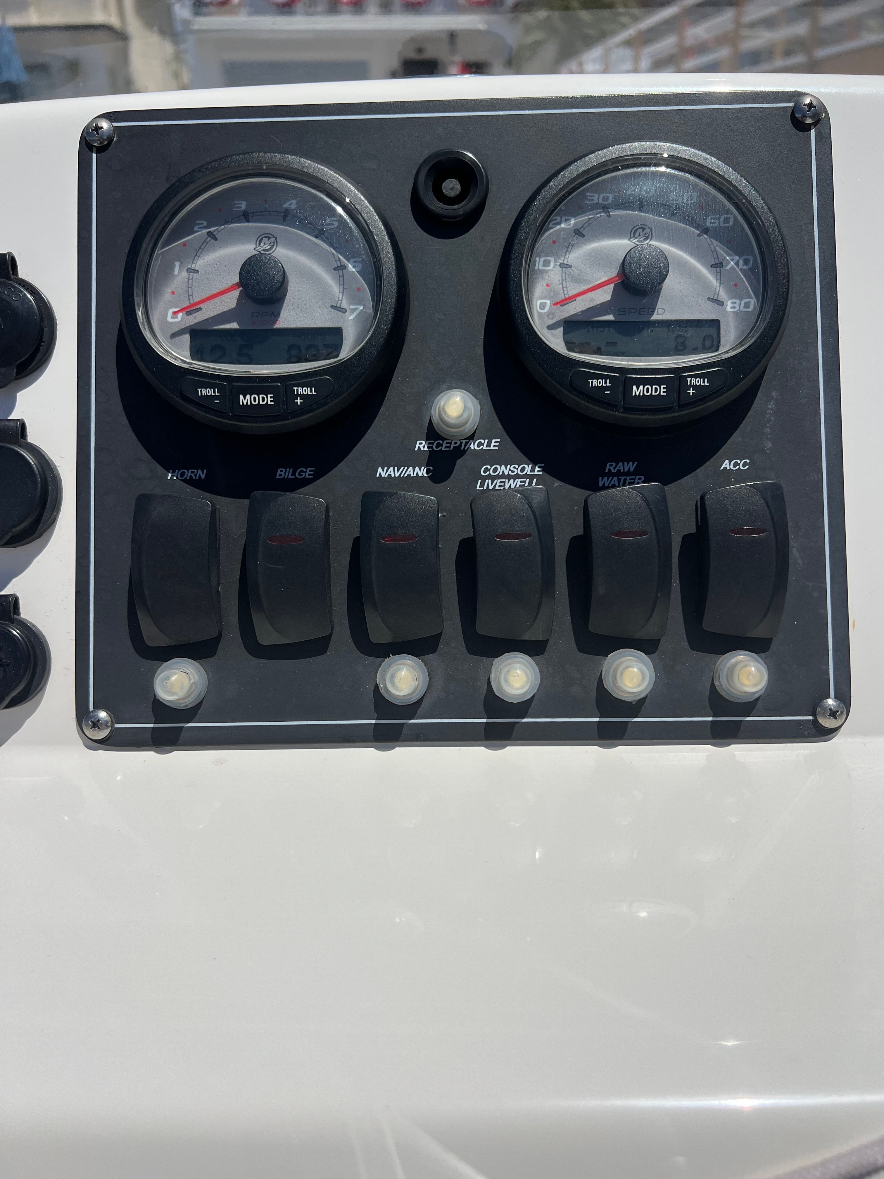 2016 Boston Whaler 180 Dauntless - 8