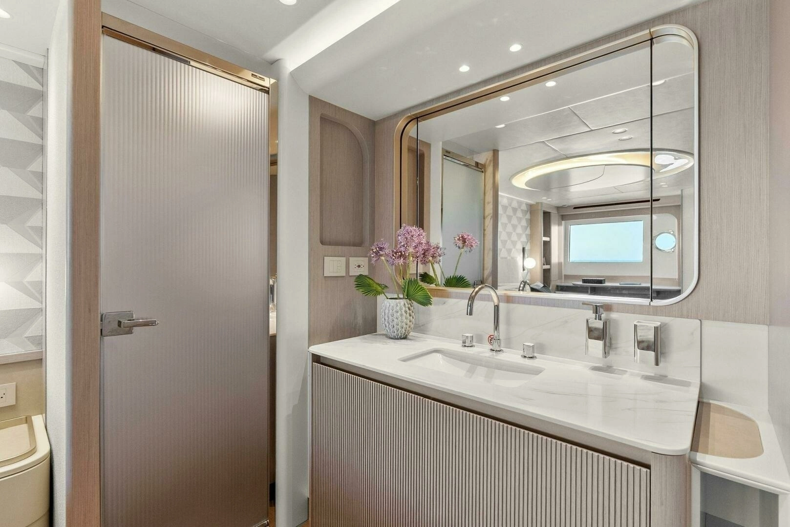 2026 Absolute 70 Navetta - Image 27