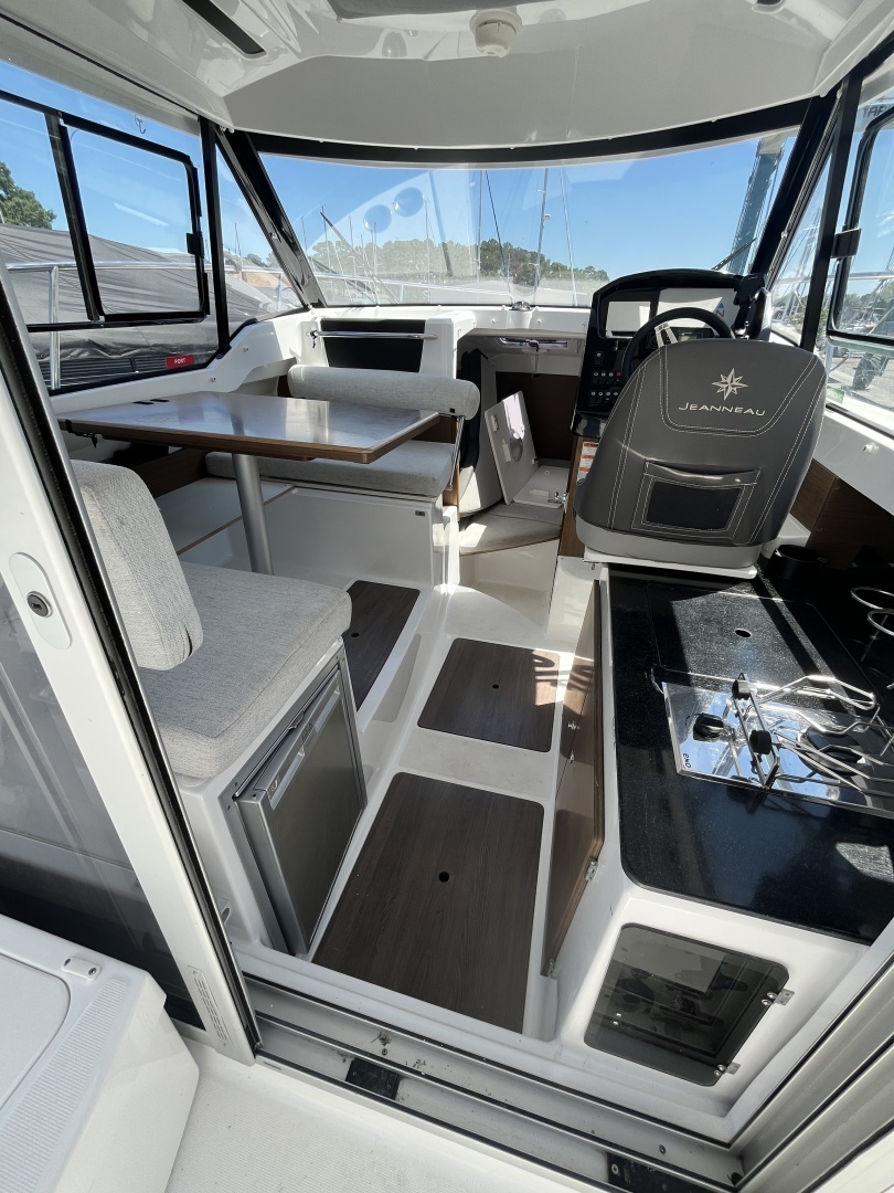 2022 Jeanneau NC 795 Series 2 - Image 5