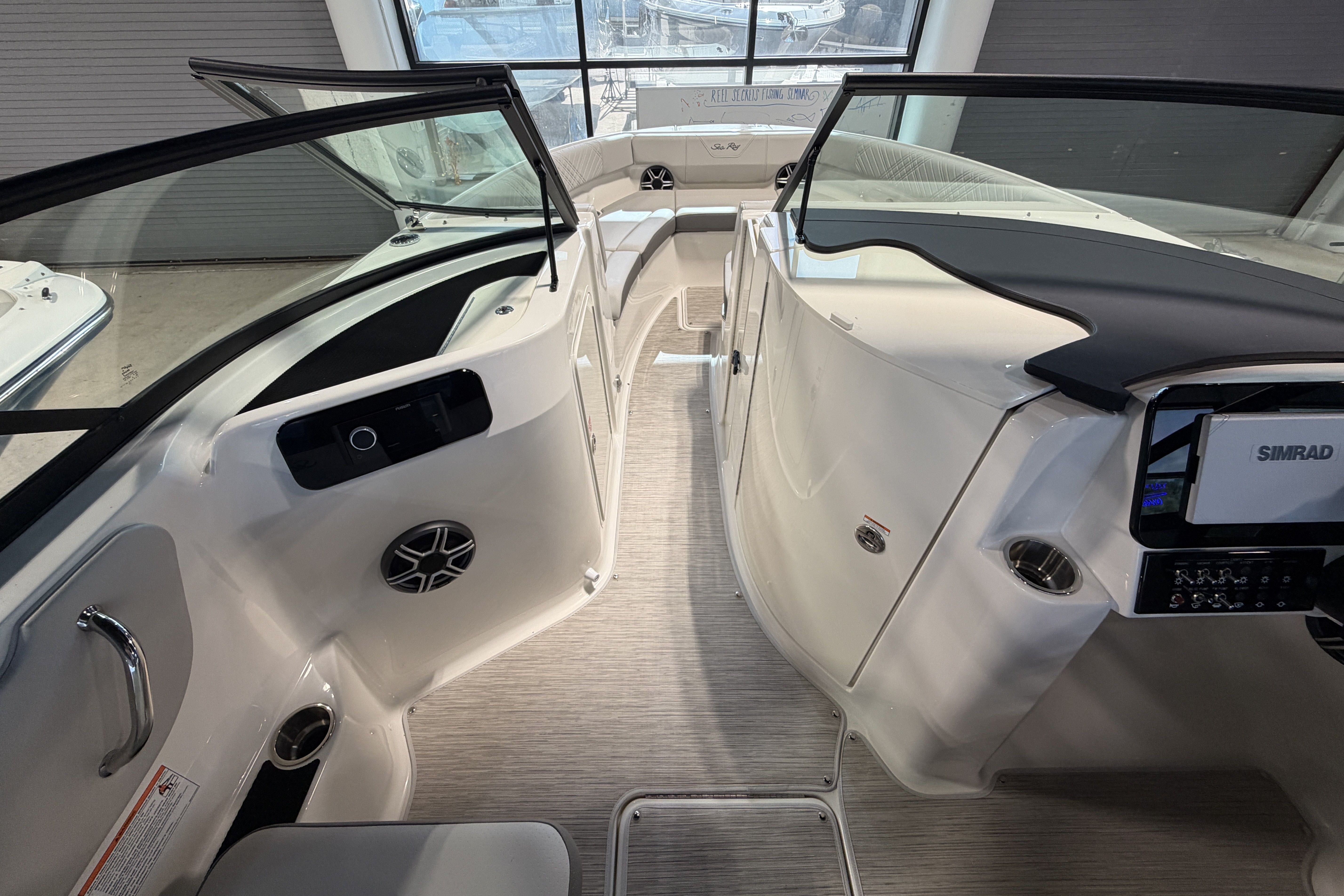 2026 Sea Ray SDX 250 Outboard - 16