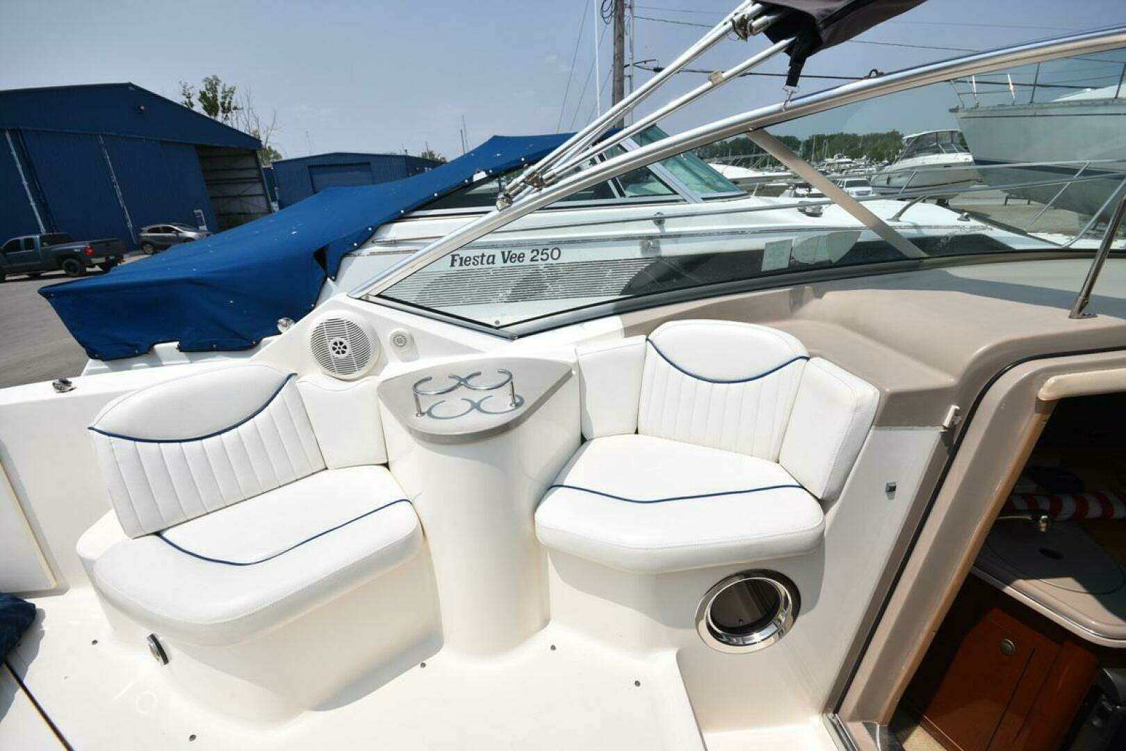 2008 Sea Ray 240 Sundancer - Image 13