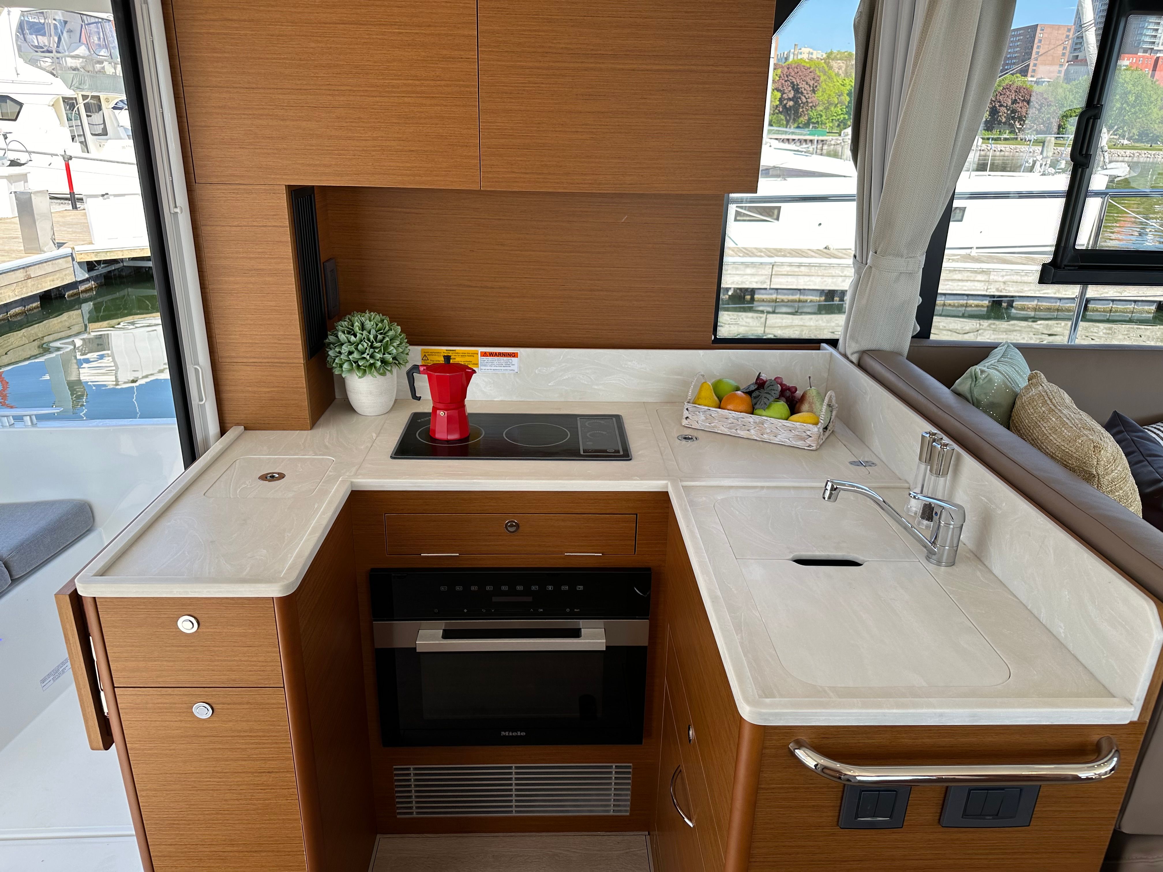 2026 Beneteau Swift Trawler 41 Fly - 31