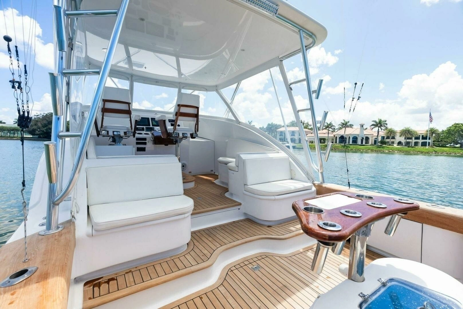 2018 Custom Carolina 35 Express - Image 23