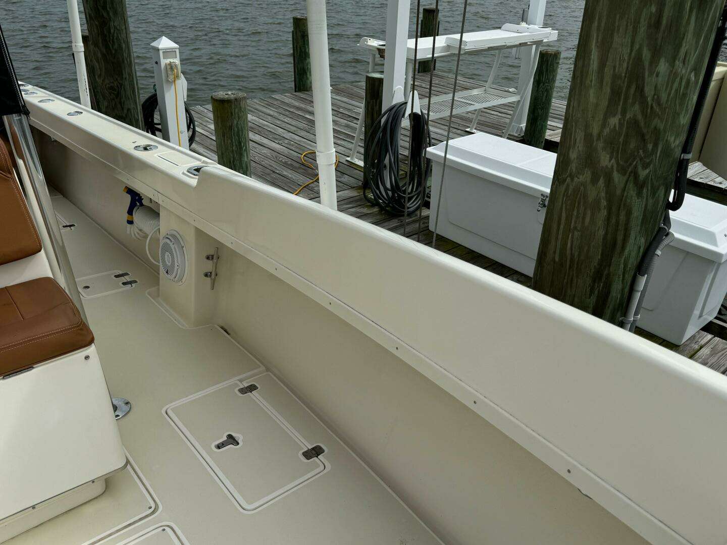 2004 Intrepid 32 CUDDY - Image 22