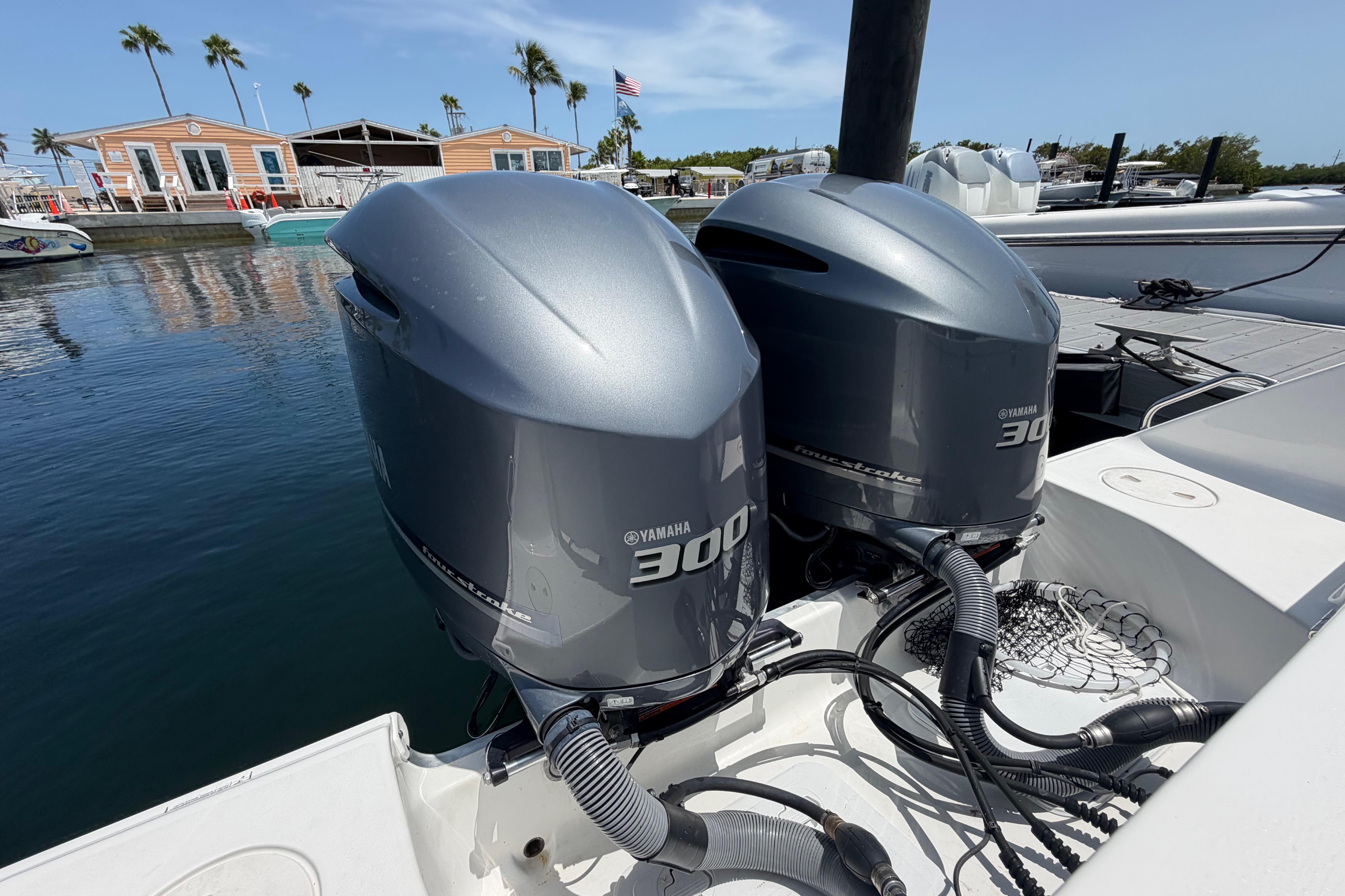 Twin Yamaha 300 outboard engines on a 2019 Sea Hunt Gamefish 27 Coffin Box boat.