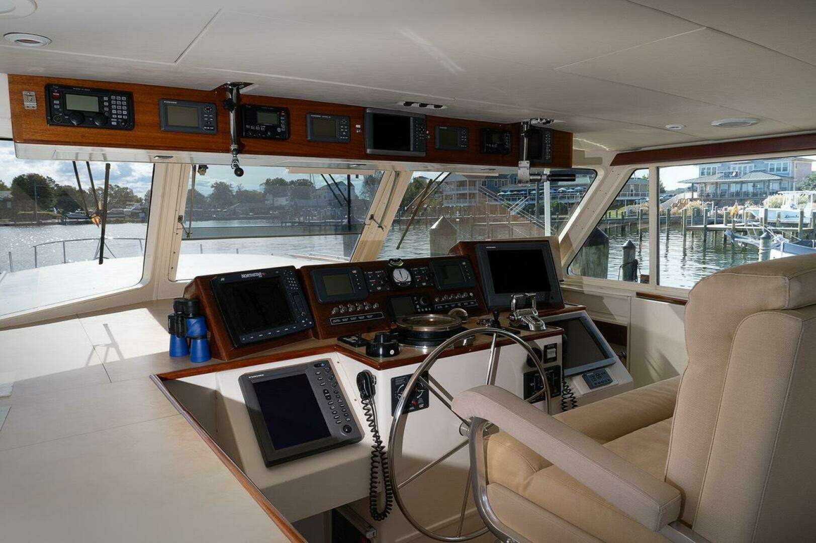 1969 Derecktor Hunt Motor Yacht - Image 8
