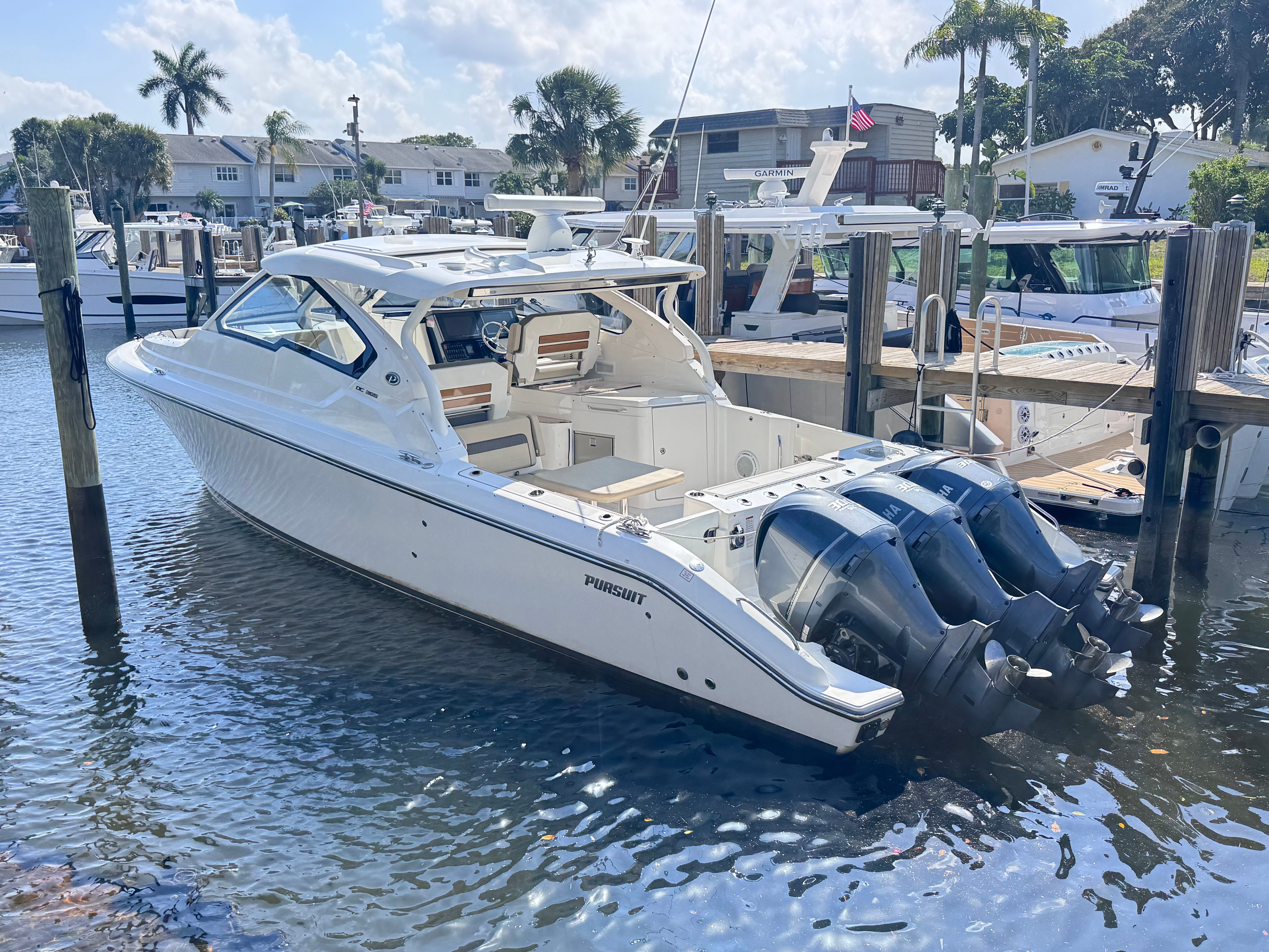 2018 Pursuit DC 365 Dual Console