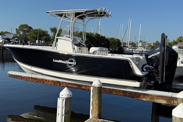 2019 Mako 214 Center Console