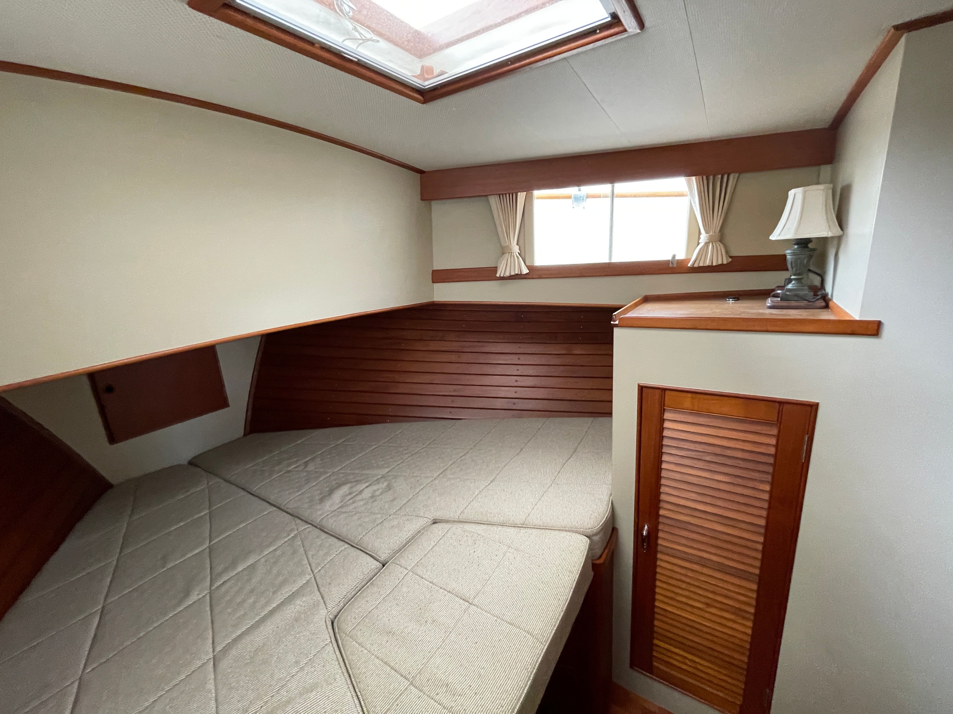 1985 Grand Banks 42 Motor Yacht - 41