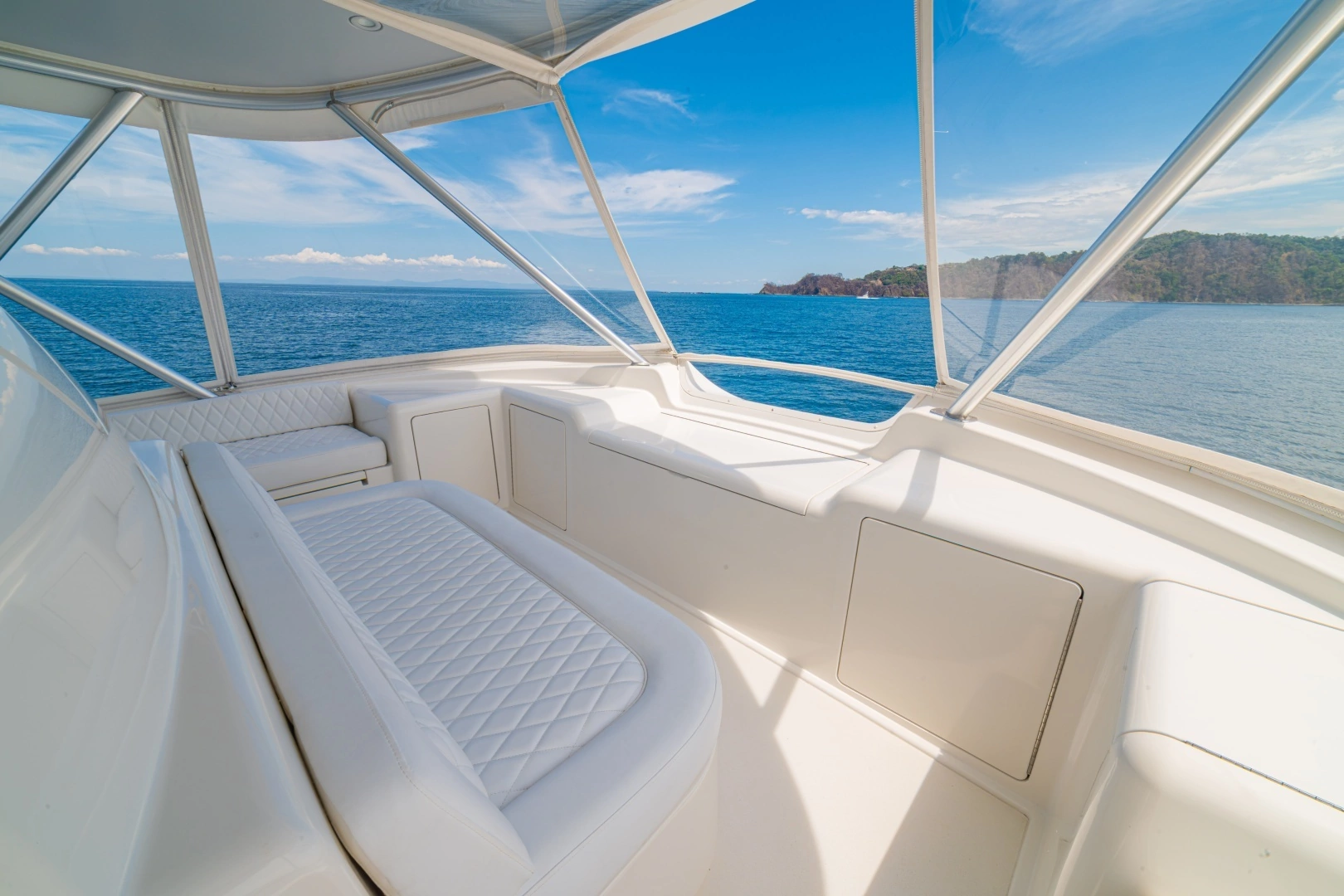 2012 Viking 60 Convertible - Image 15