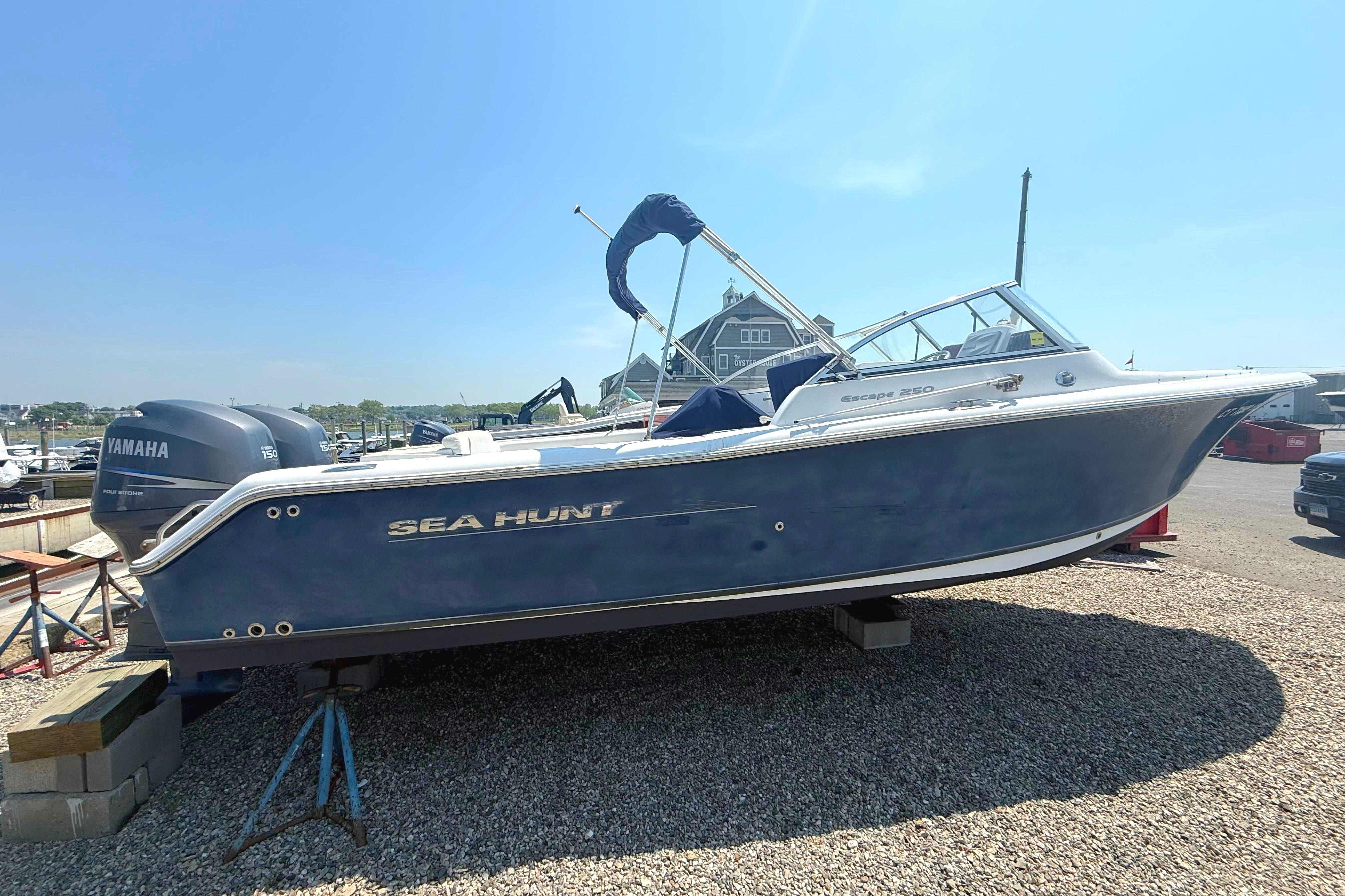 2012 Sea Hunt Escape 250