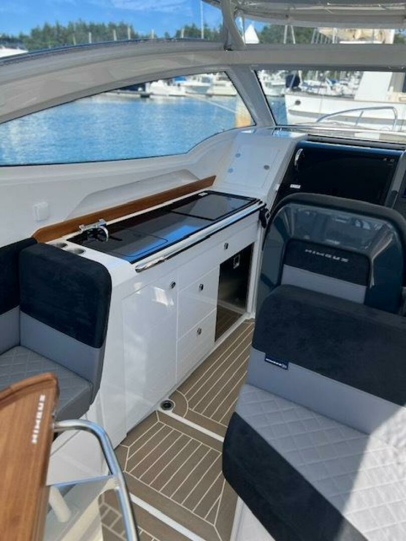 2023 Nimbus W9 - Image 29
