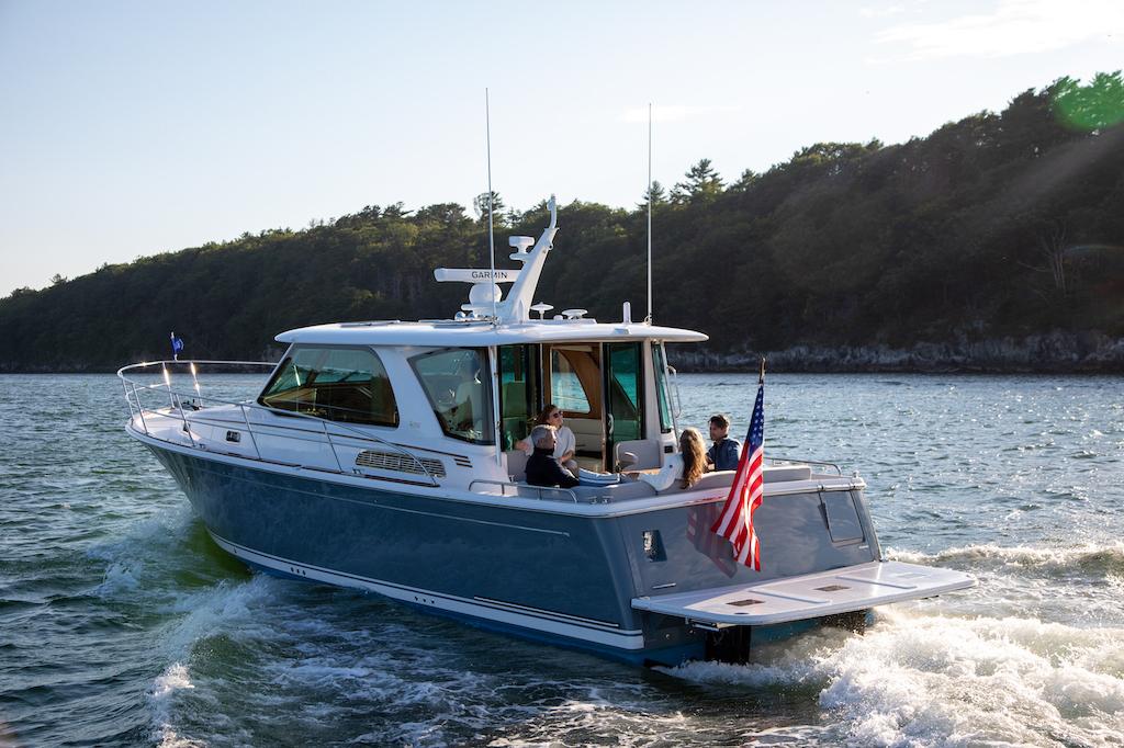 2027 Sabre 43 Salon Express