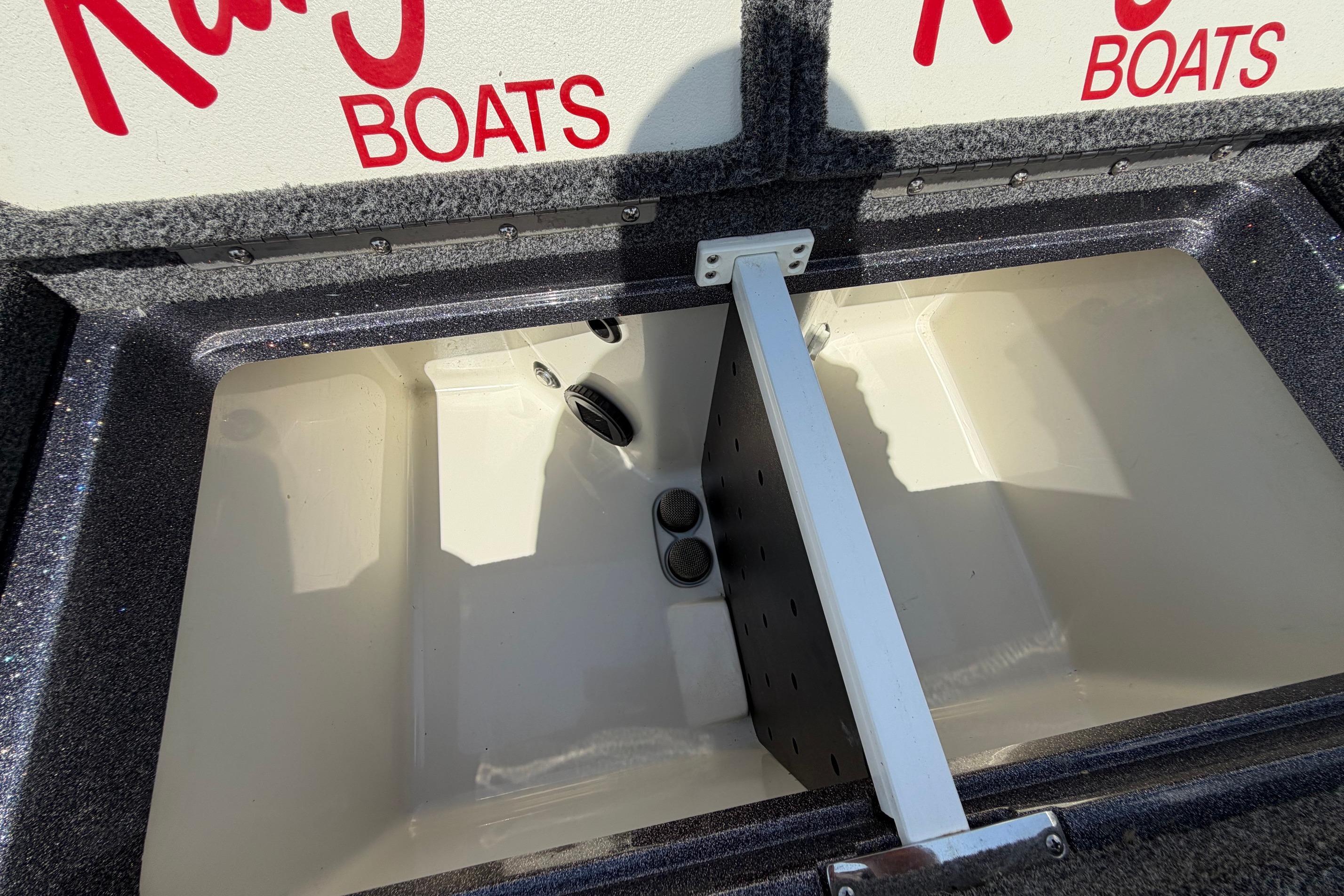 2020 Ranger Z520L boat livewell with divider, featuring "Ranger Boats" branding.