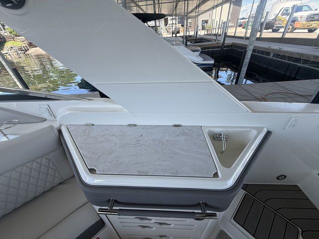 2026 Sea Ray SLX 310 - 10