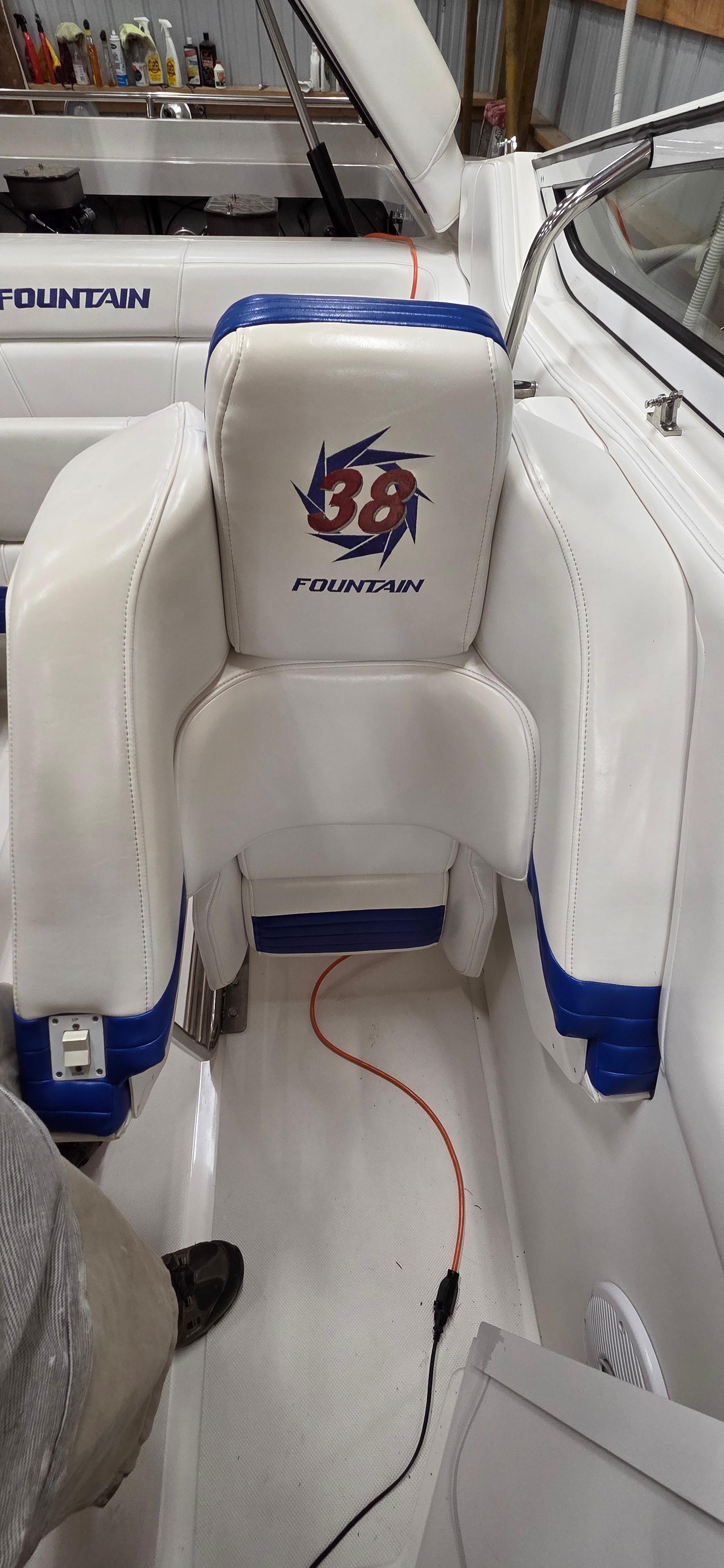 2002 Fountain Lightning - 15