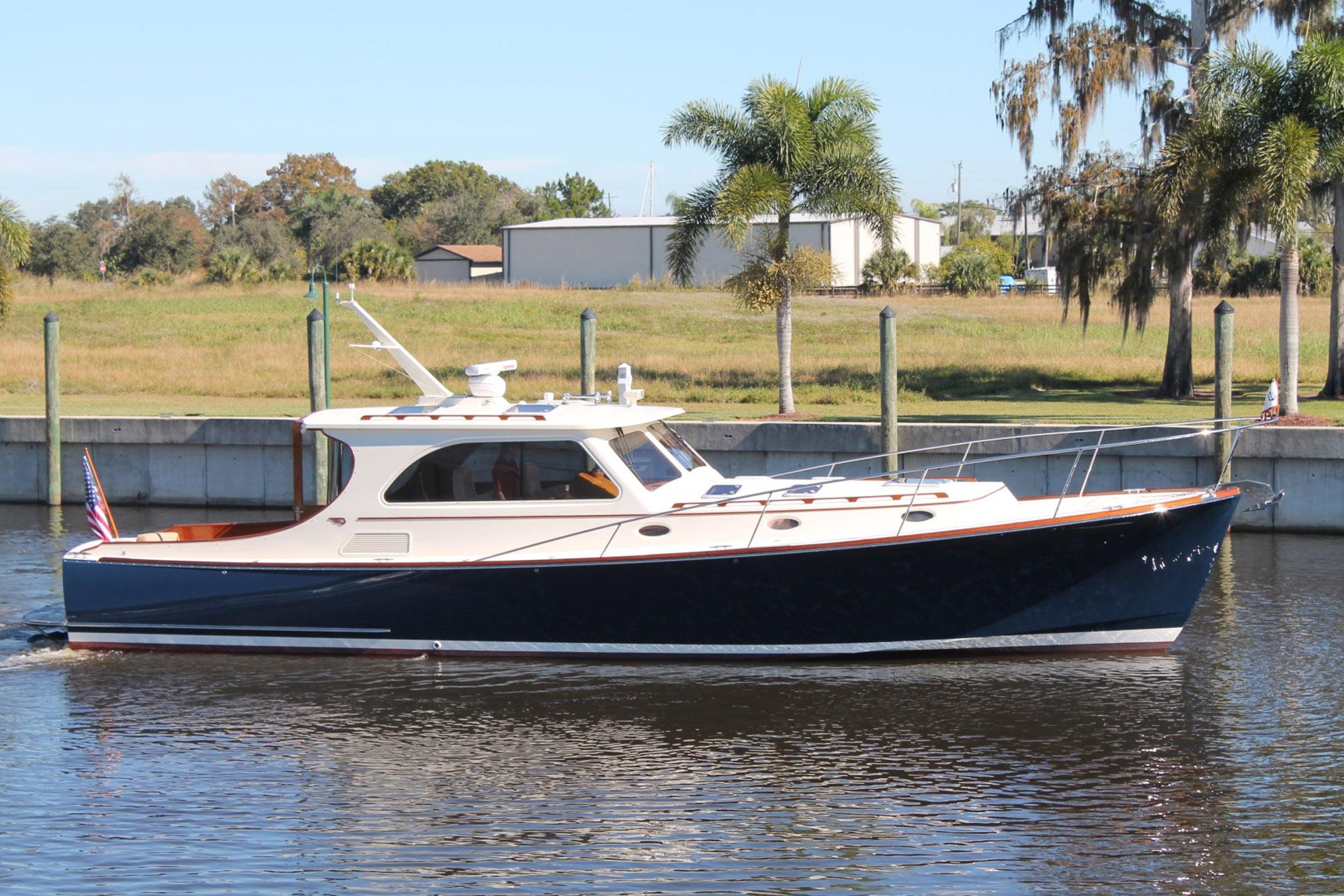 2005 Hinckley Talaria 44