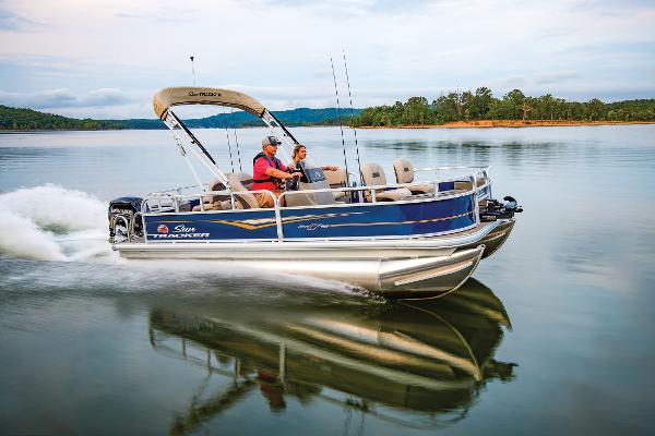 Manufacturer Provided Image: Bass Buggy 18 DLX Fishing Pontoon